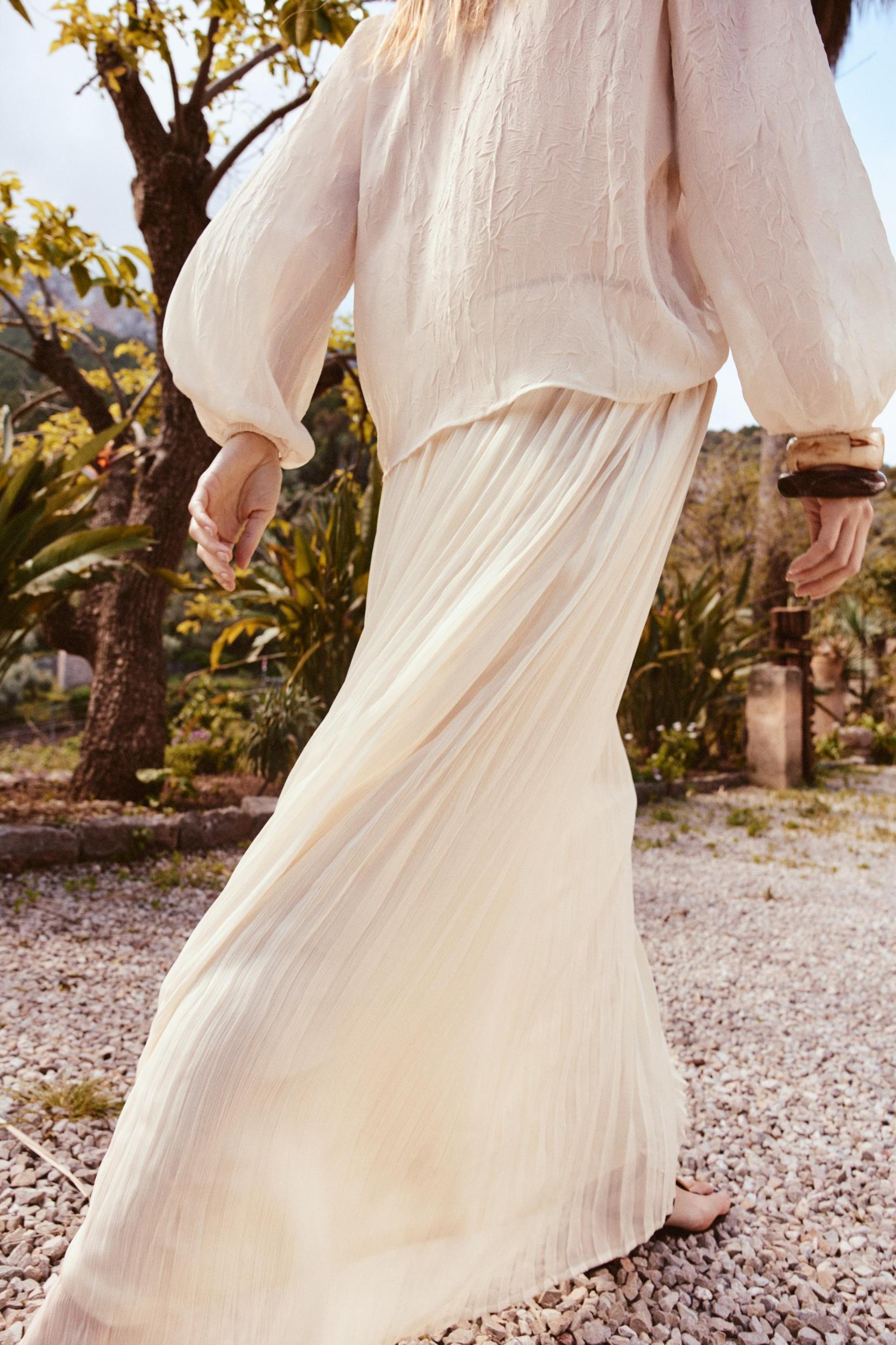 FLOWY SKIRT WITH BELT Product Image