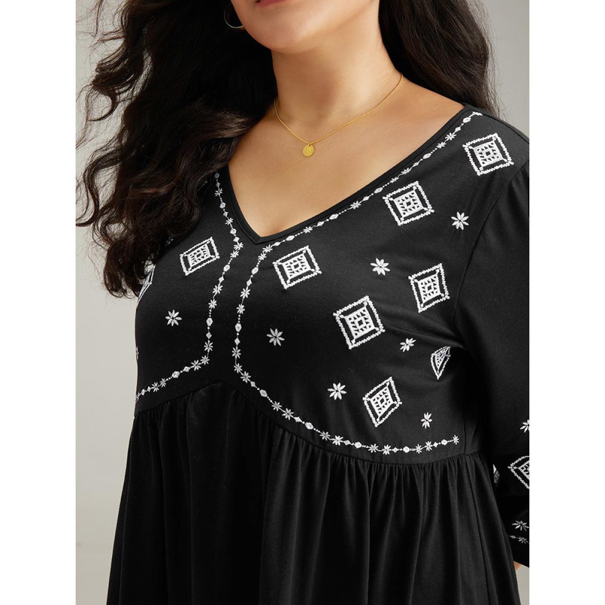 Plus Size Bandana Embroidered V Neck Gathered T-shirt Black Women Elegant Embroidered Bohemian Print V-neck Dailywear T-shirts BloomChic 10/M Product Image