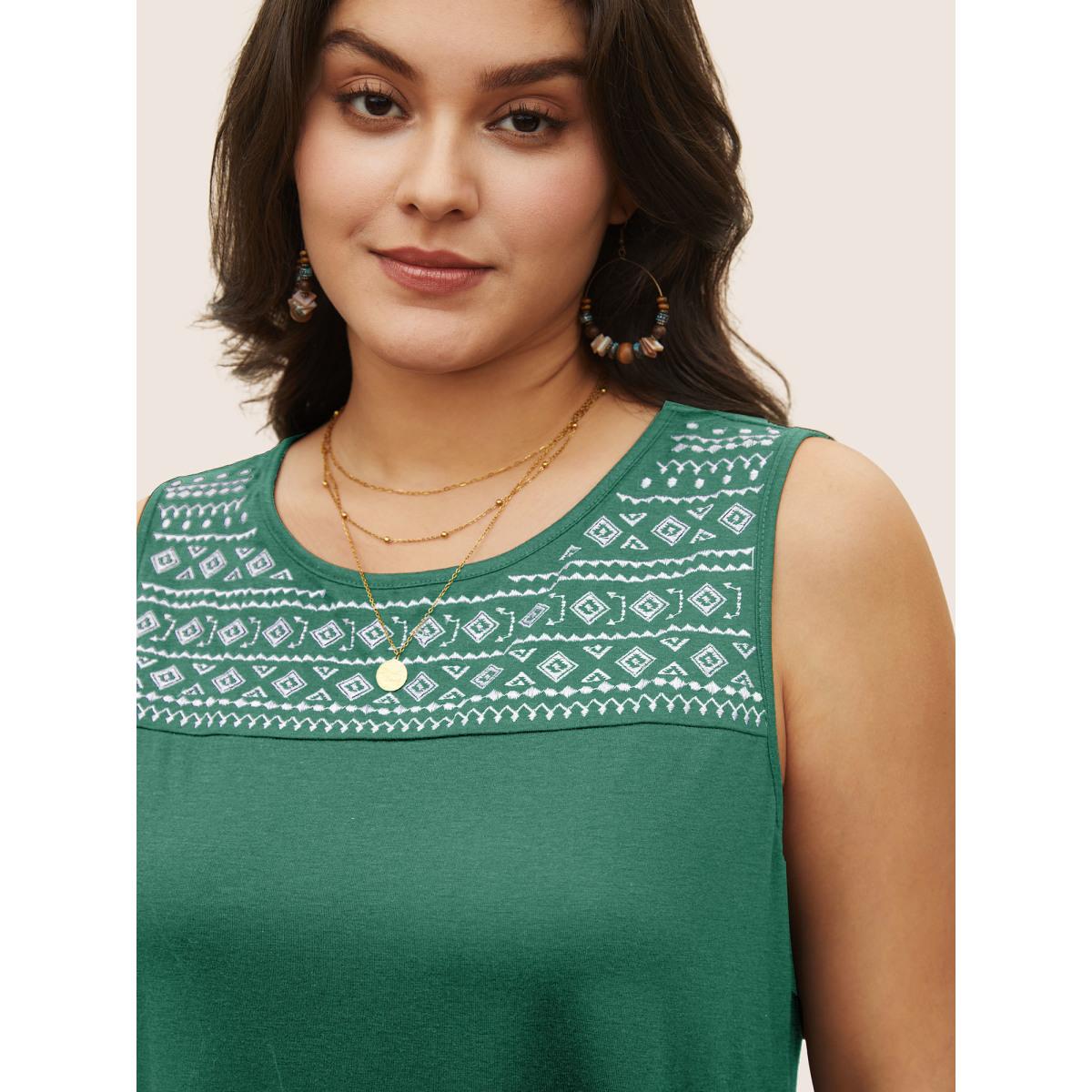 Plus Size Bandana Geometric Embroidered Tank Top Women Emerald Resort Embroidered Round Neck Vacation Tank Tops Camis BloomChic 12/L Product Image