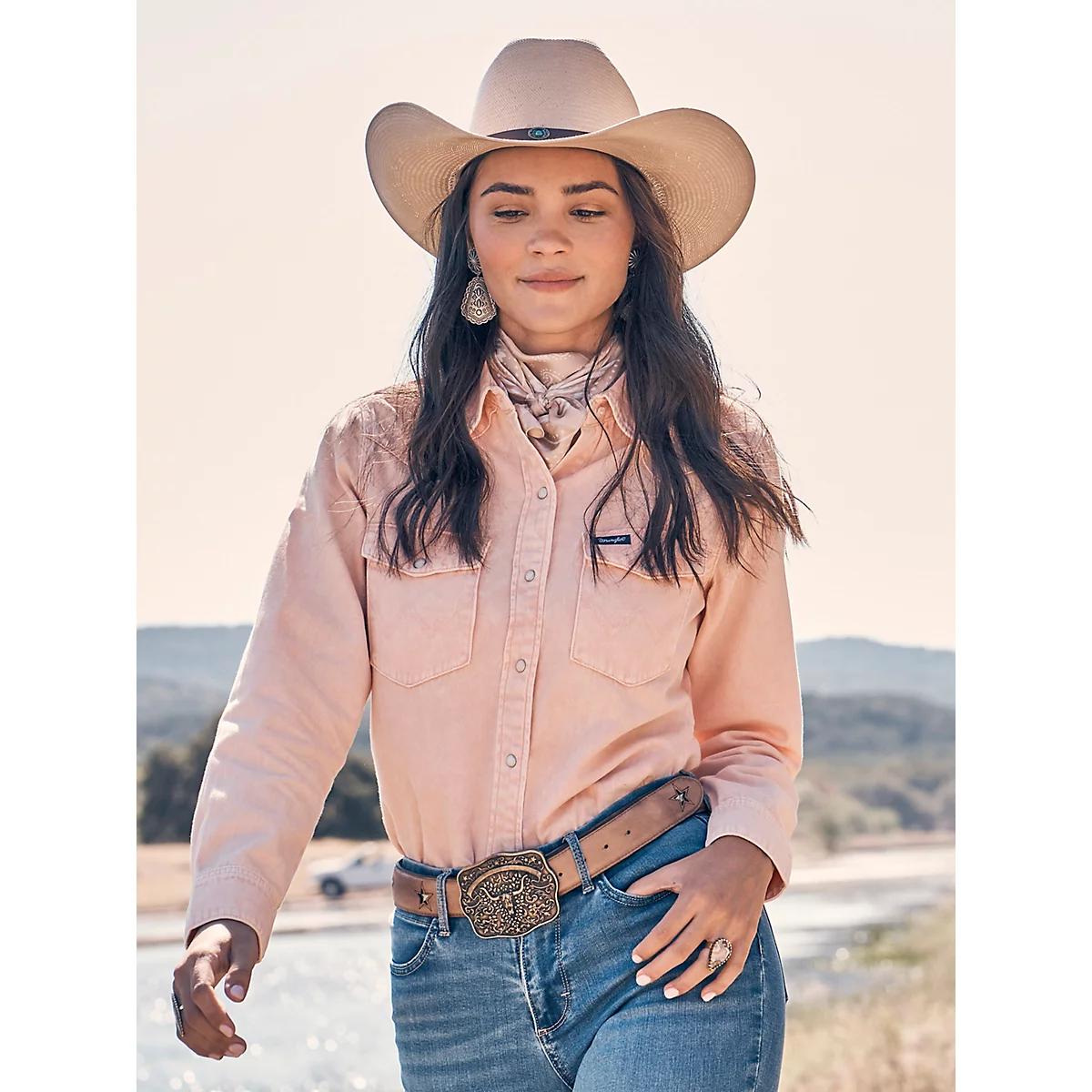 Women's Wrangler Colorwash Slim Western Snap Shirt Product Image