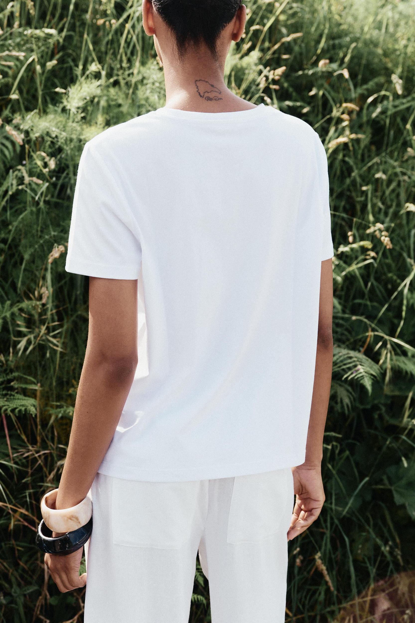 EMBROIDERED T-SHIRT Product Image