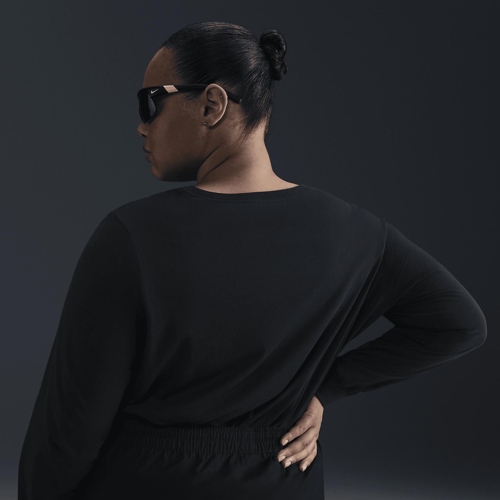 Women's Nike Sportswear Club Long-Sleeve T-Shirt (Plus Size) Product Image