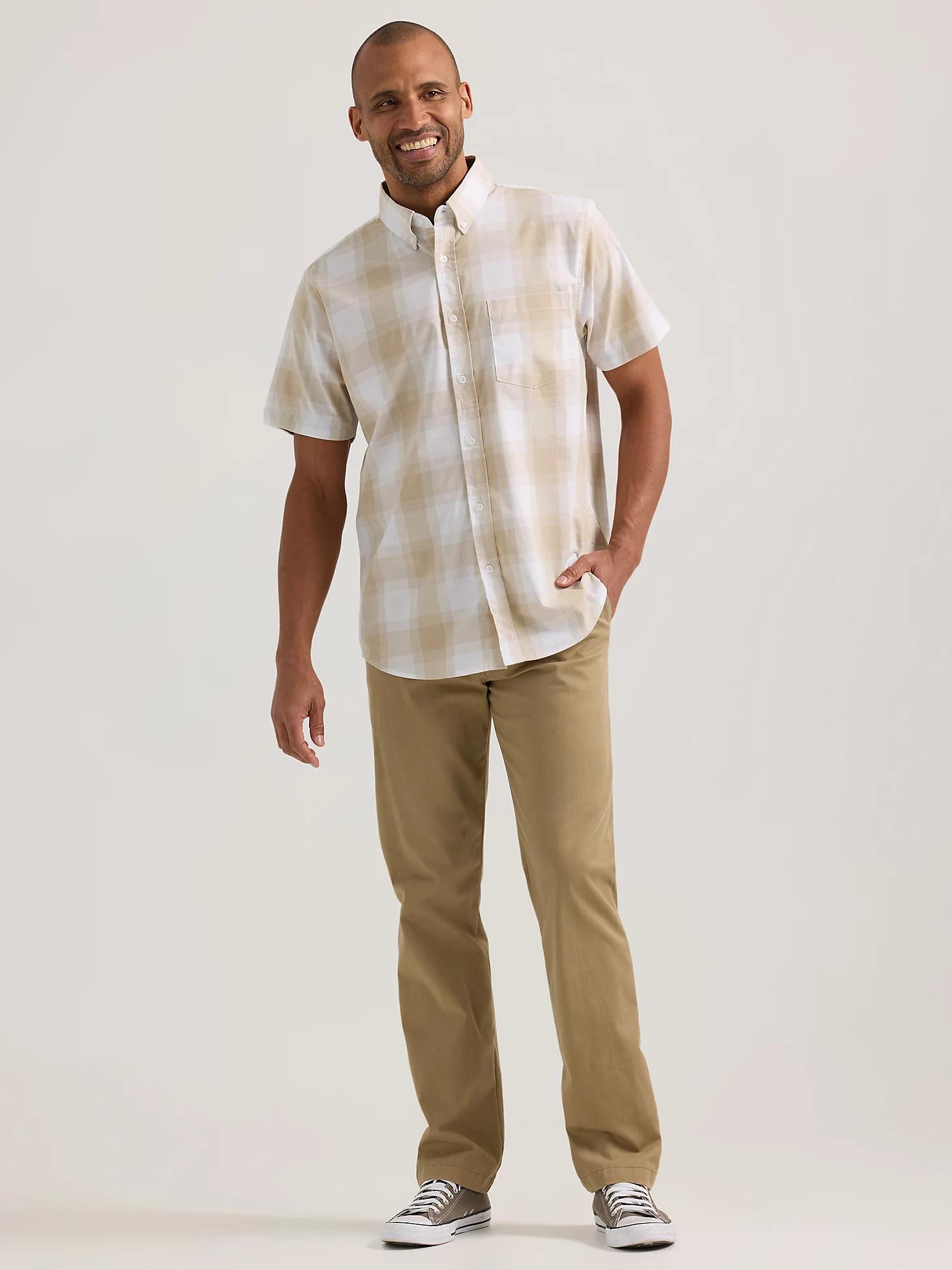 Men's Short Sleeve Plaid Button Down Shirt | Men's Tops | Lee® Product Image