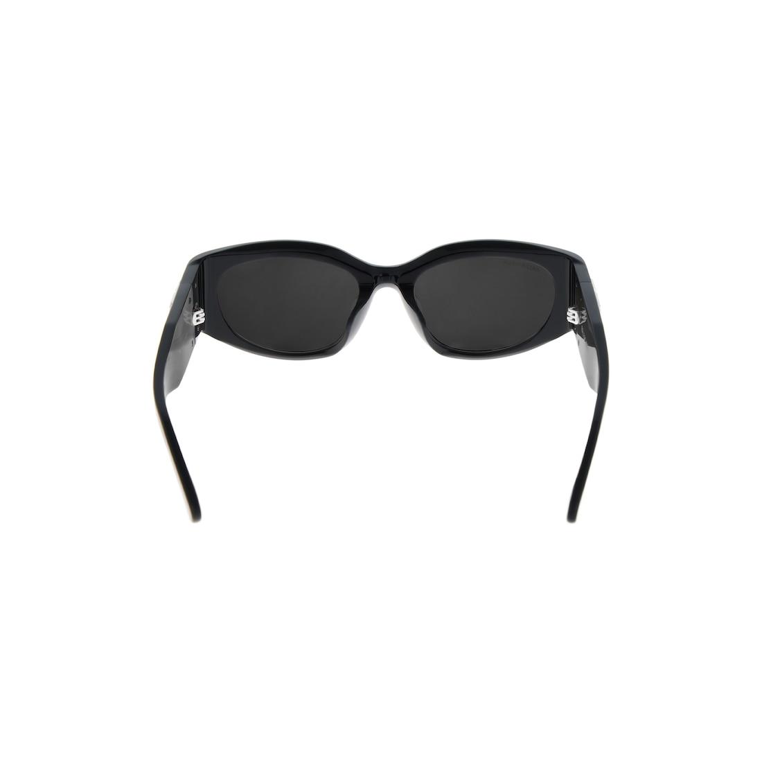 Women's Bossy Round Af Sunglasses in Black Product Image