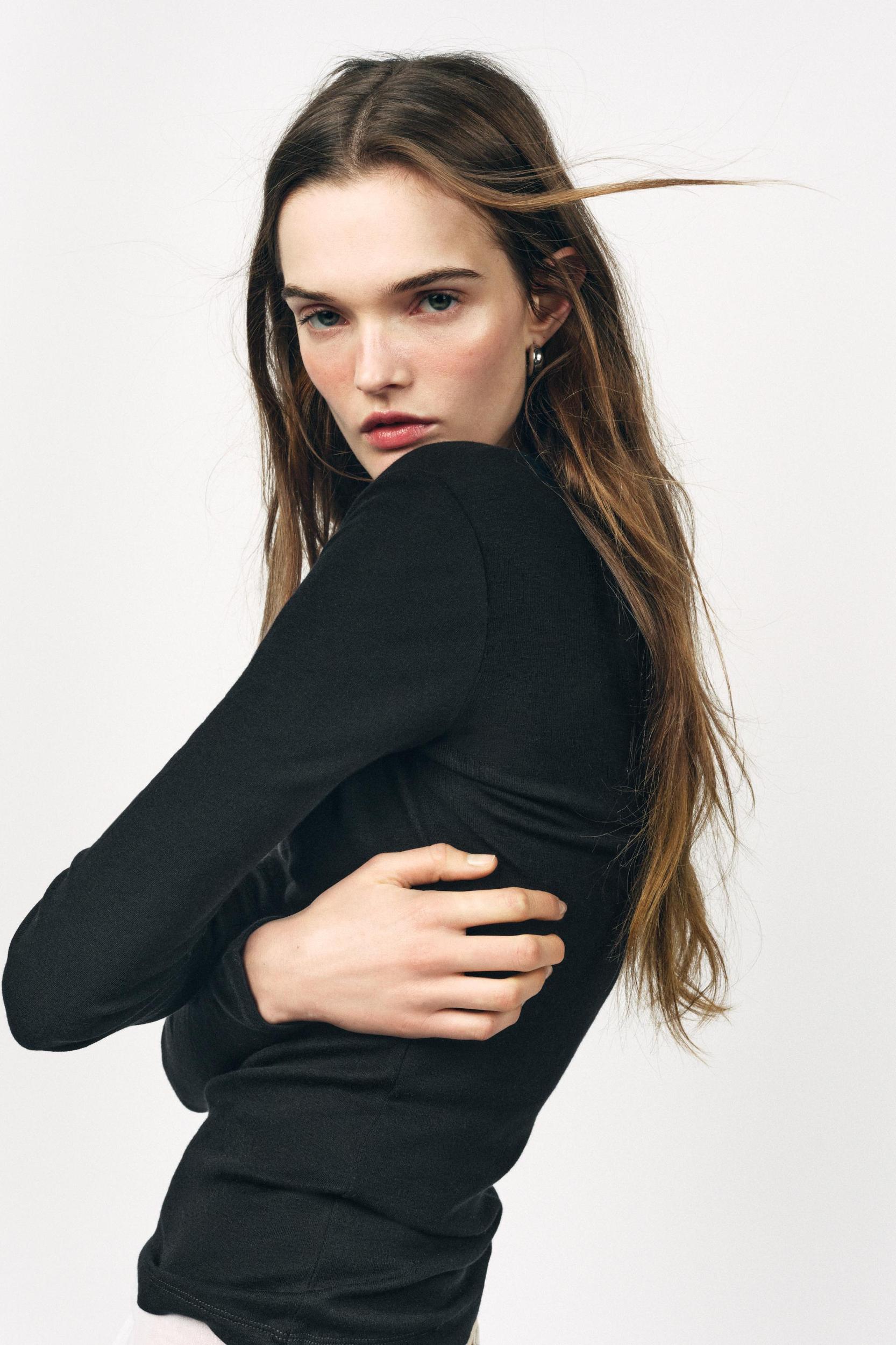 WOOL BLEND TOP Product Image