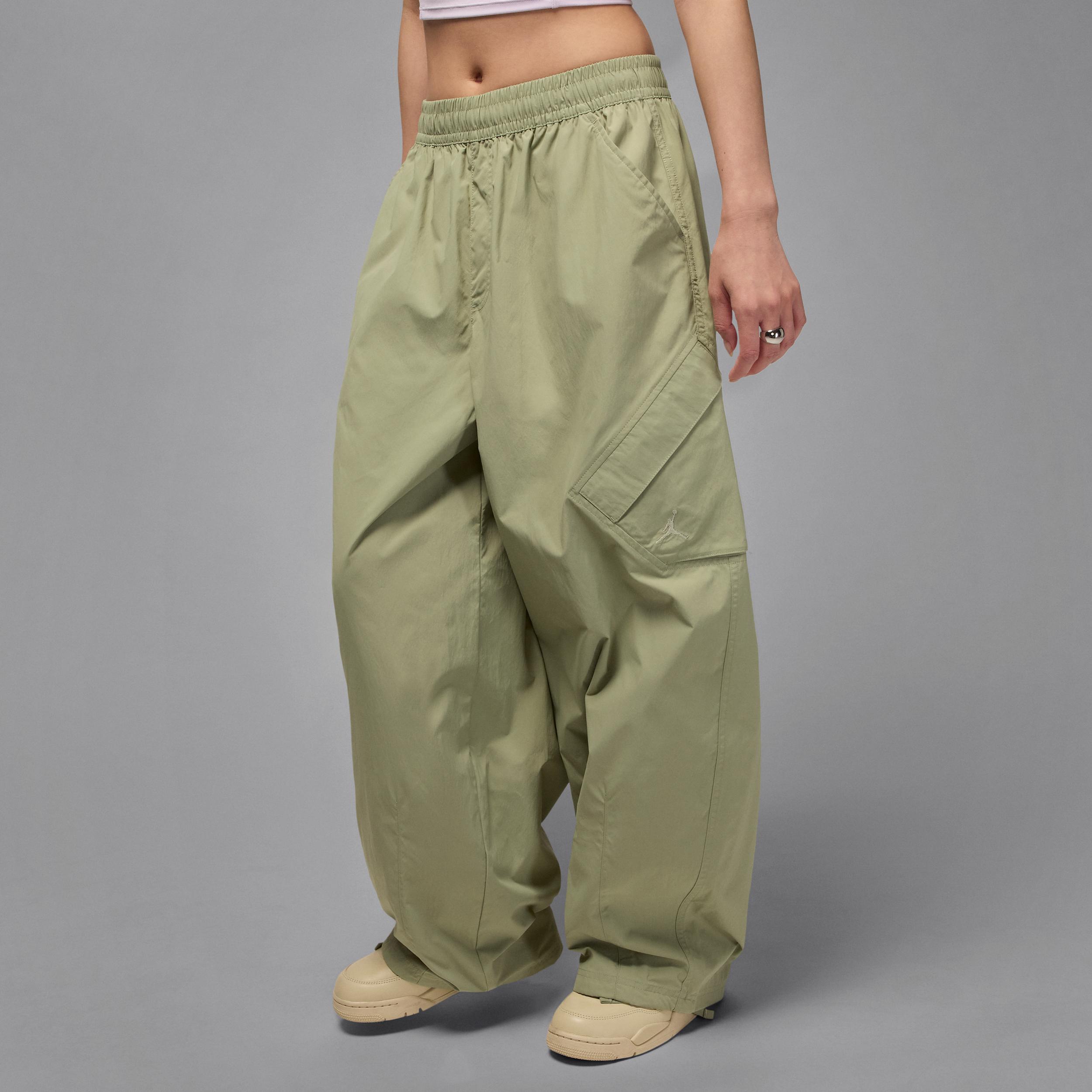 Womens Jordan Flight Chicago Parachute Pants | HM6144-205 Product Image