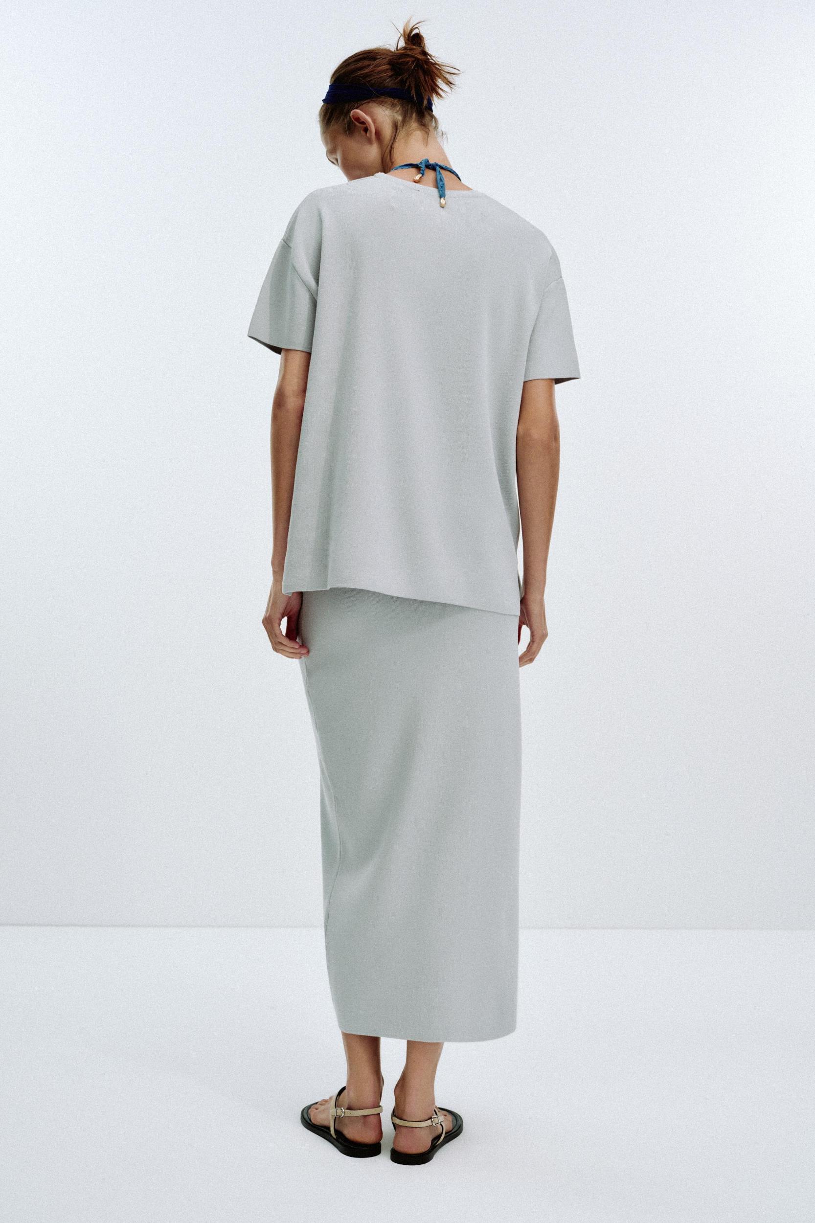 PLAIN KNIT MIDI SKIRT Product Image