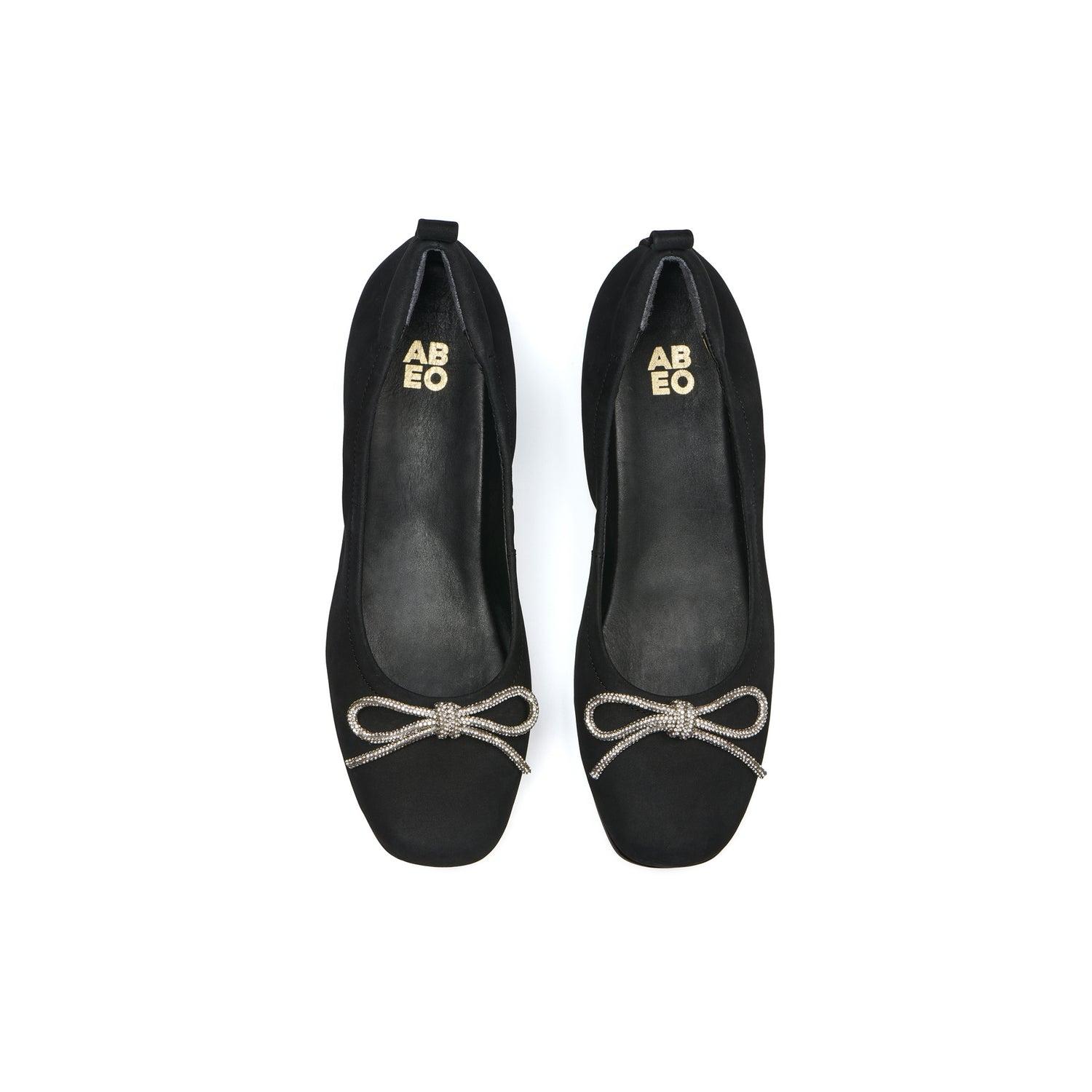 Cadence Bow Metatarsal Female Product Image