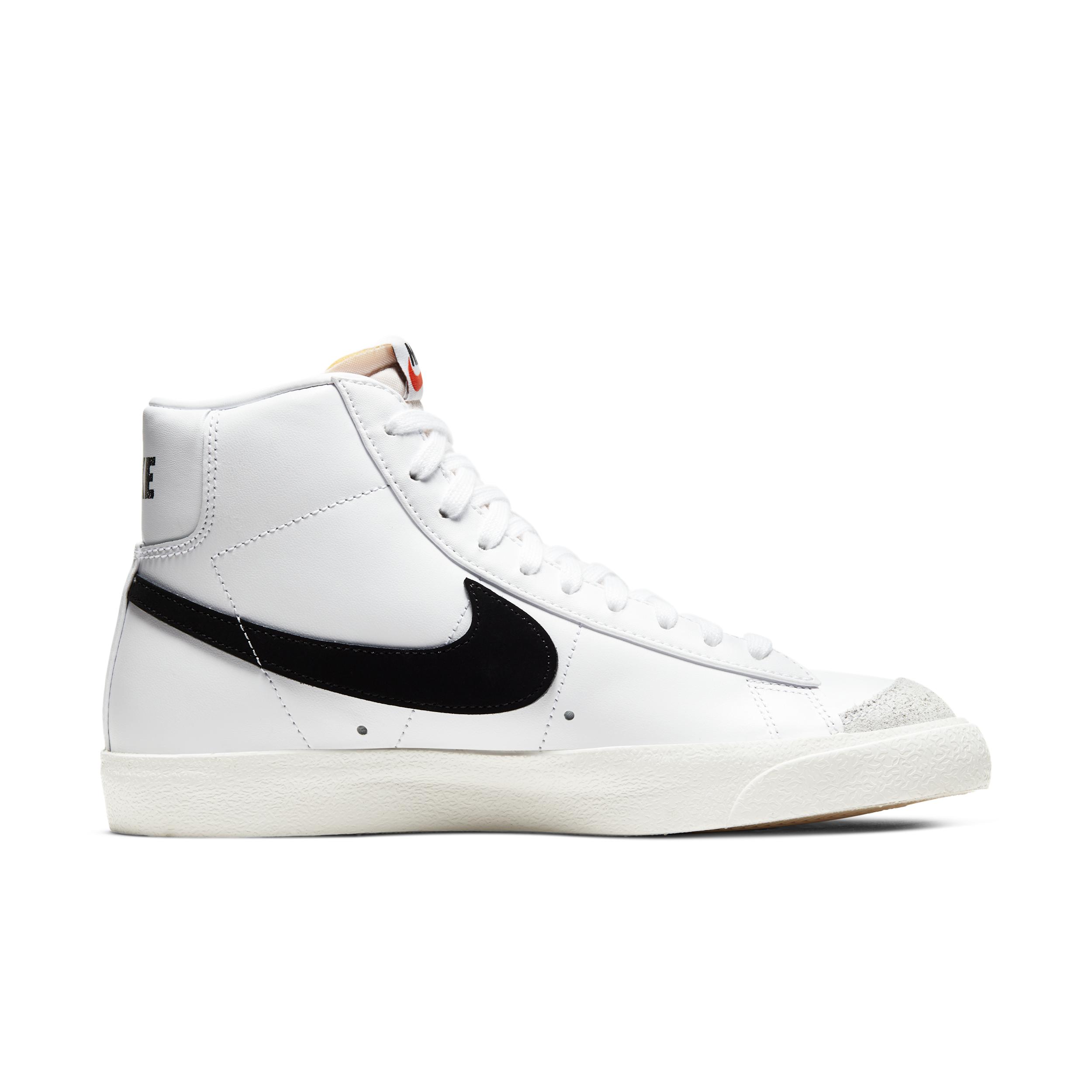 Nike Womens Blazer Mid 77 Shoes | CZ1055-100 Product Image