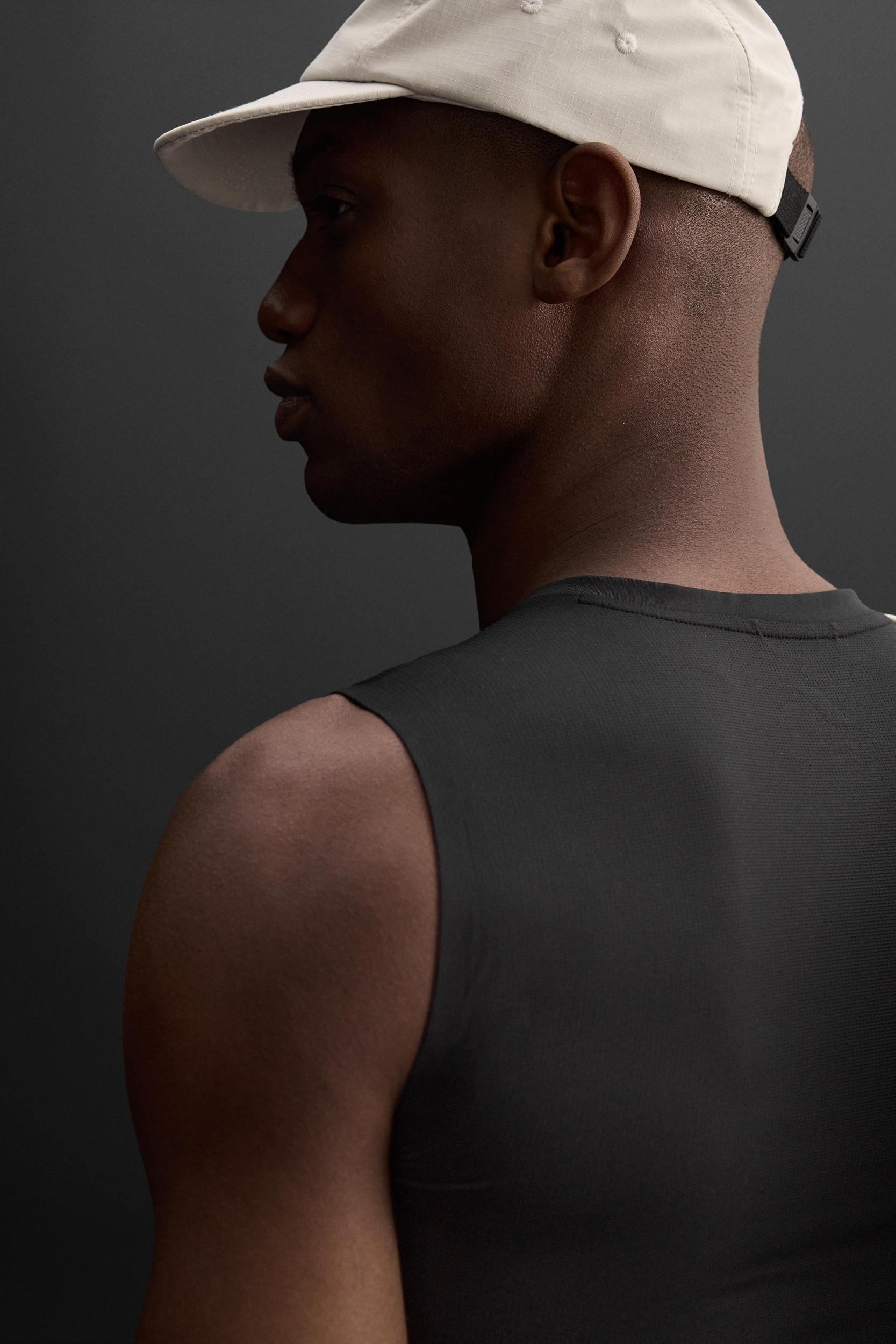 COMPRESSION TANK TOP Product Image