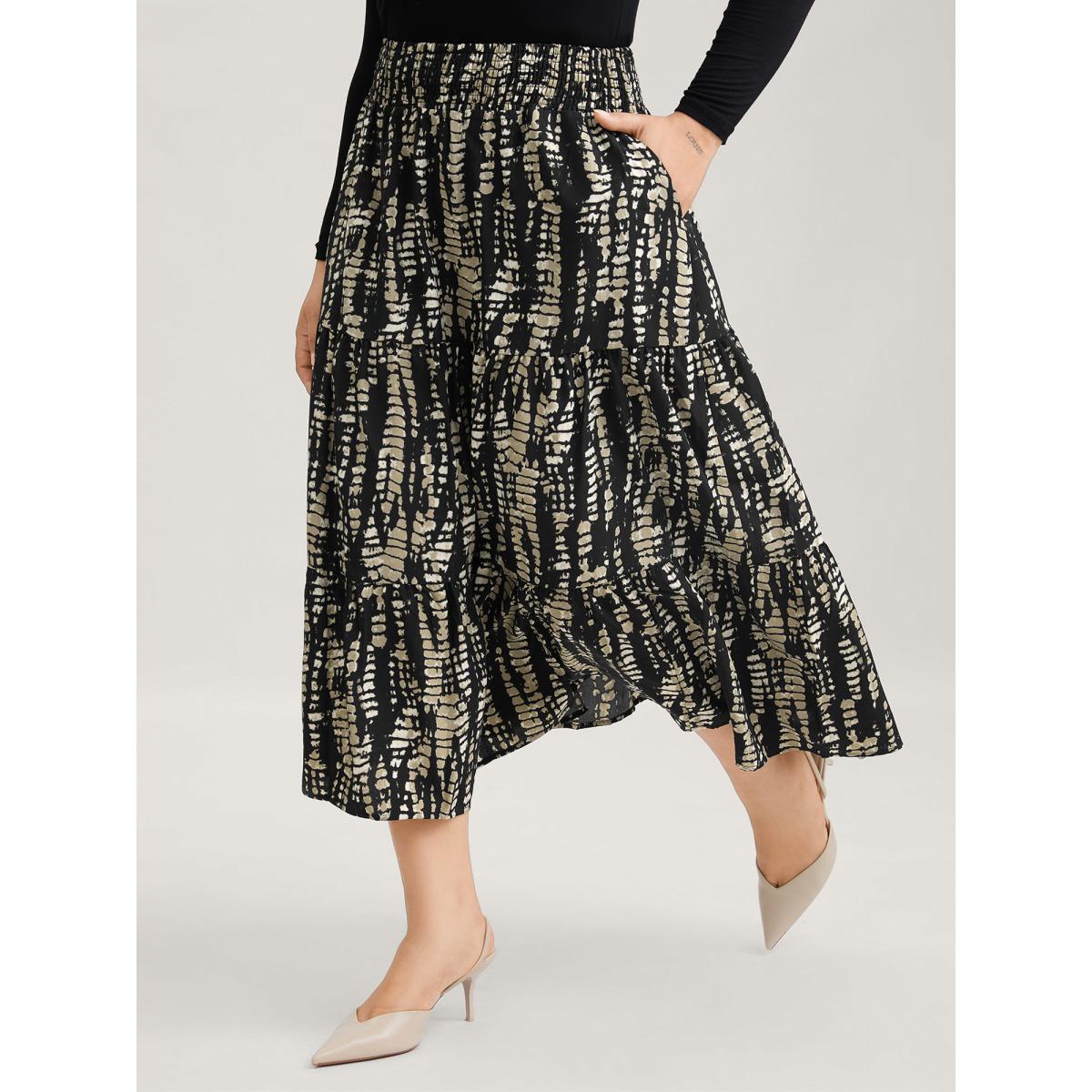 Plus Size Geometric Shirred Ruffle Layered Hem Skirt Women Black Leisure Shirred No stretch Slanted pocket Casual Skirts BloomChic 14-16/1X Product Image