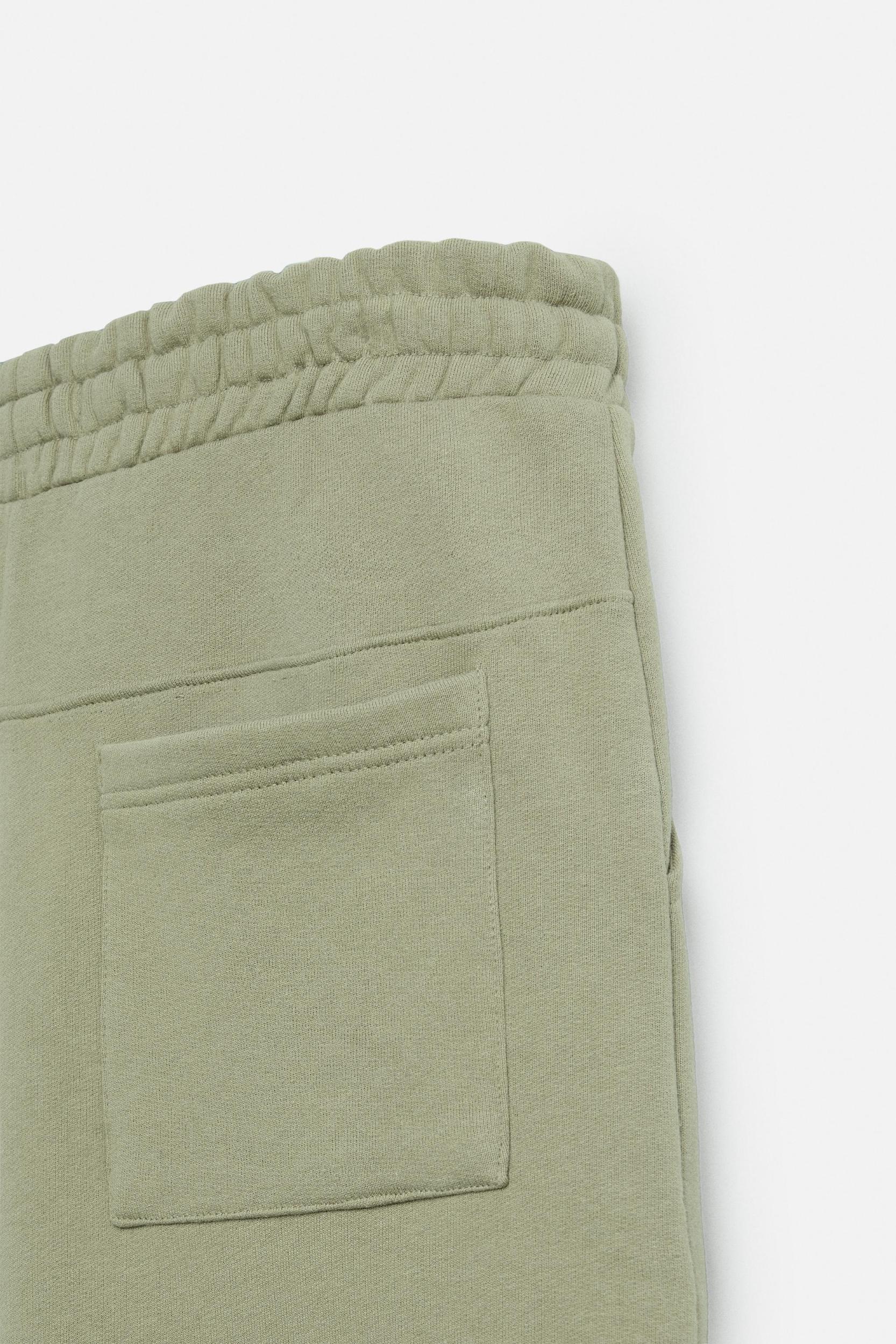 OVERSIZED FIT JOGGER SHORTS Product Image