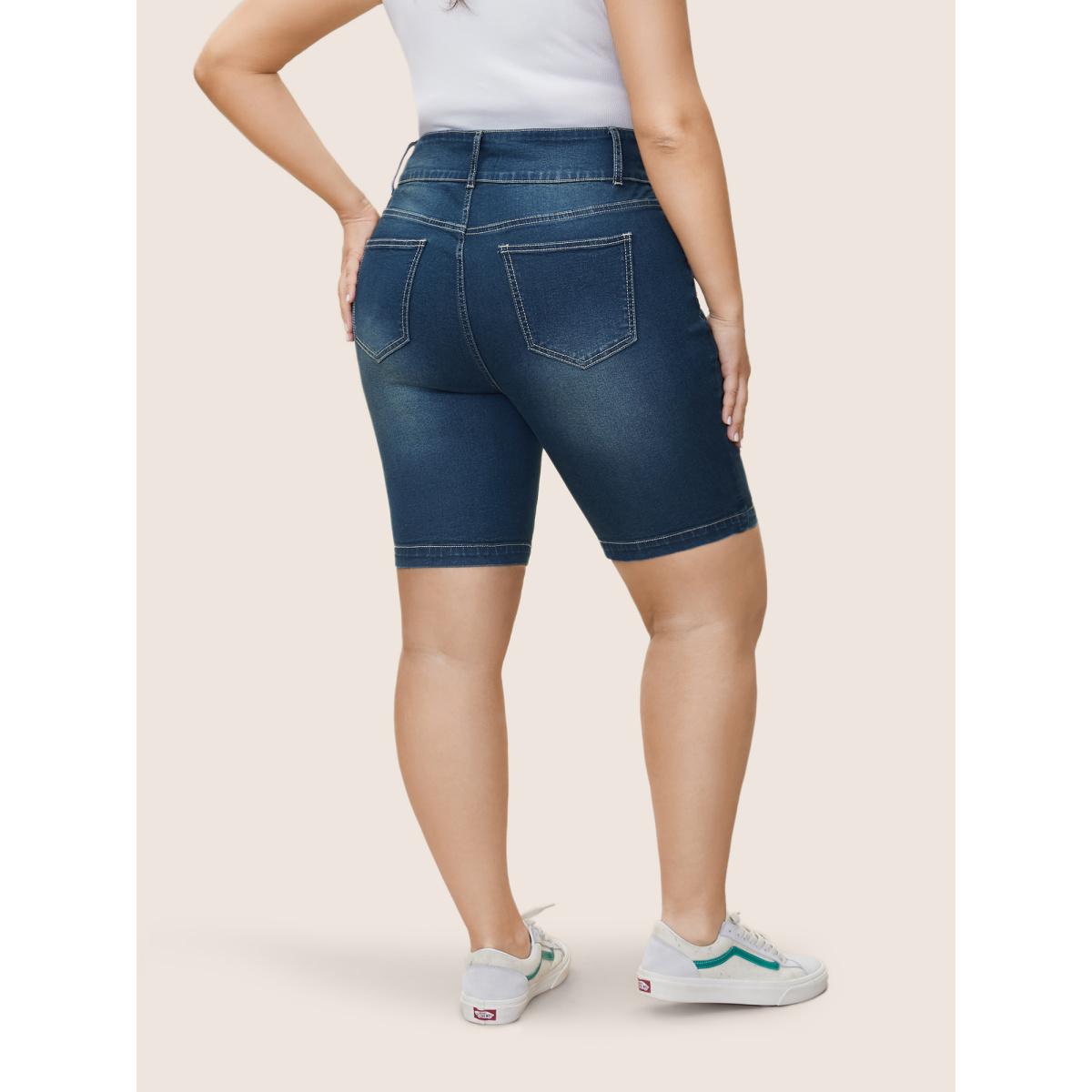 Plus Size Skinny Medium Wash Pocket Button Up Denim Shorts Women Indigo Non High stretch Everyday Slanted pocket Casual Denim Shorts BloomChic 20/2X Product Image