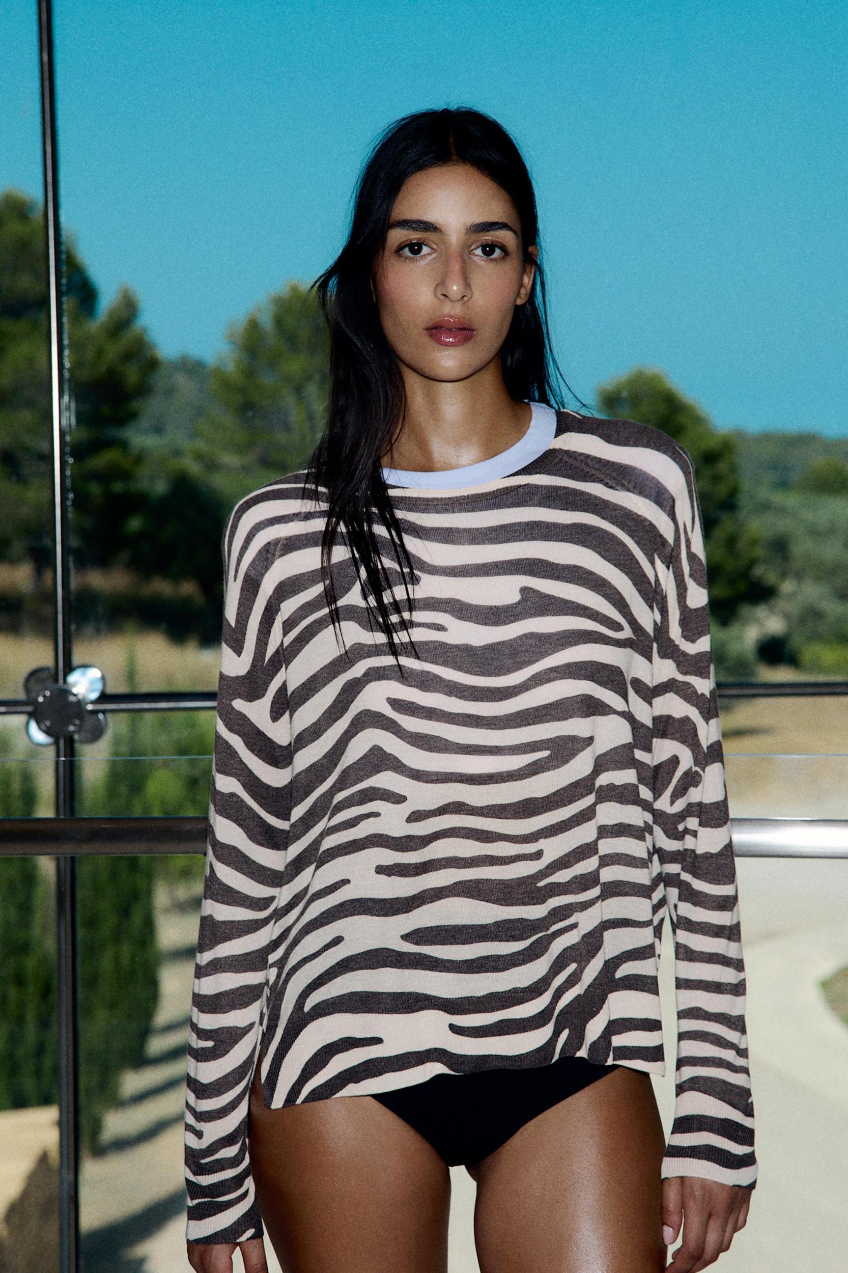 FINE KNIT SWEATER Product Image