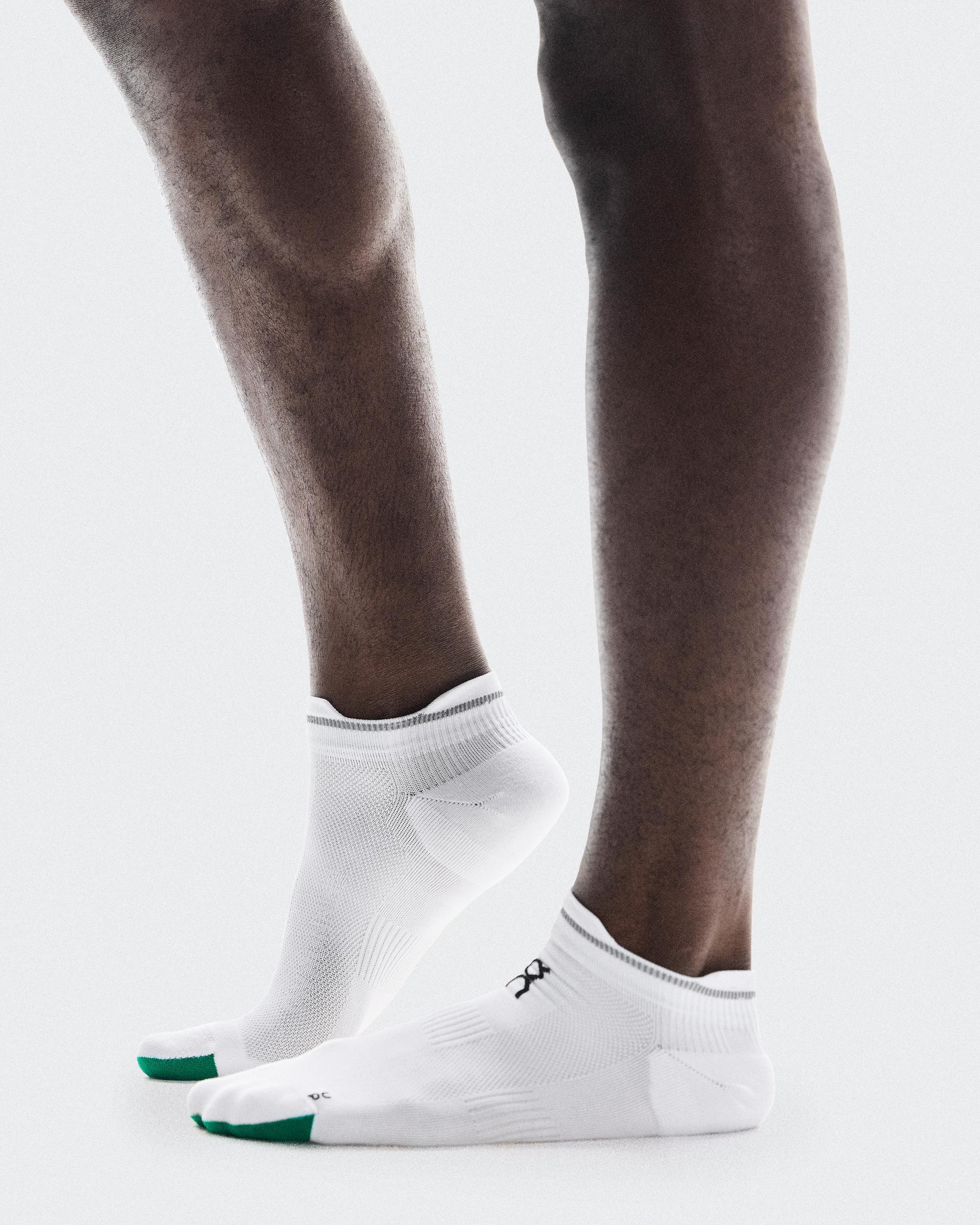 Elite Run Sock Low: Cushioned, Ventilated Running Socks Product Image