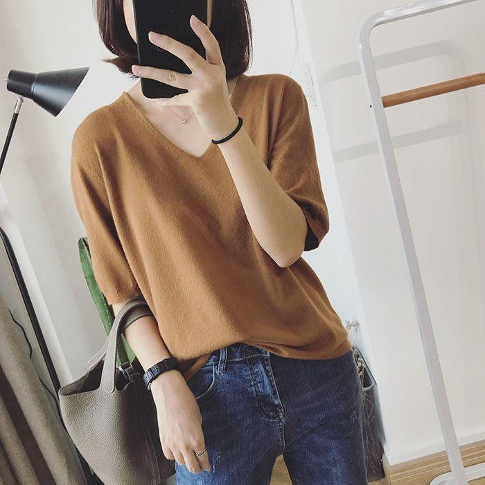 Elbow-Sleeve V-Neck Knit Top Product Image