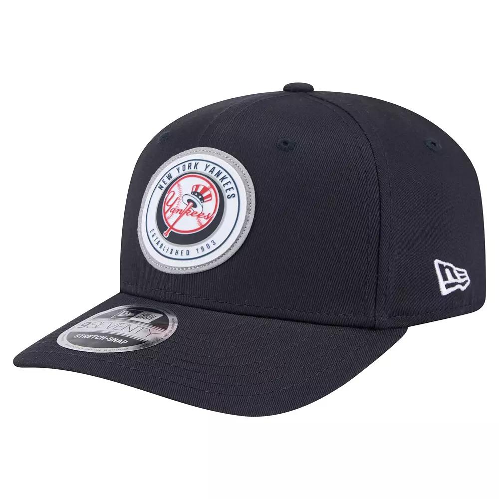 Men's New Era Navy New York Yankees Circle Patch 9SEVENTY Stretch-Snap Hat, Blue Product Image
