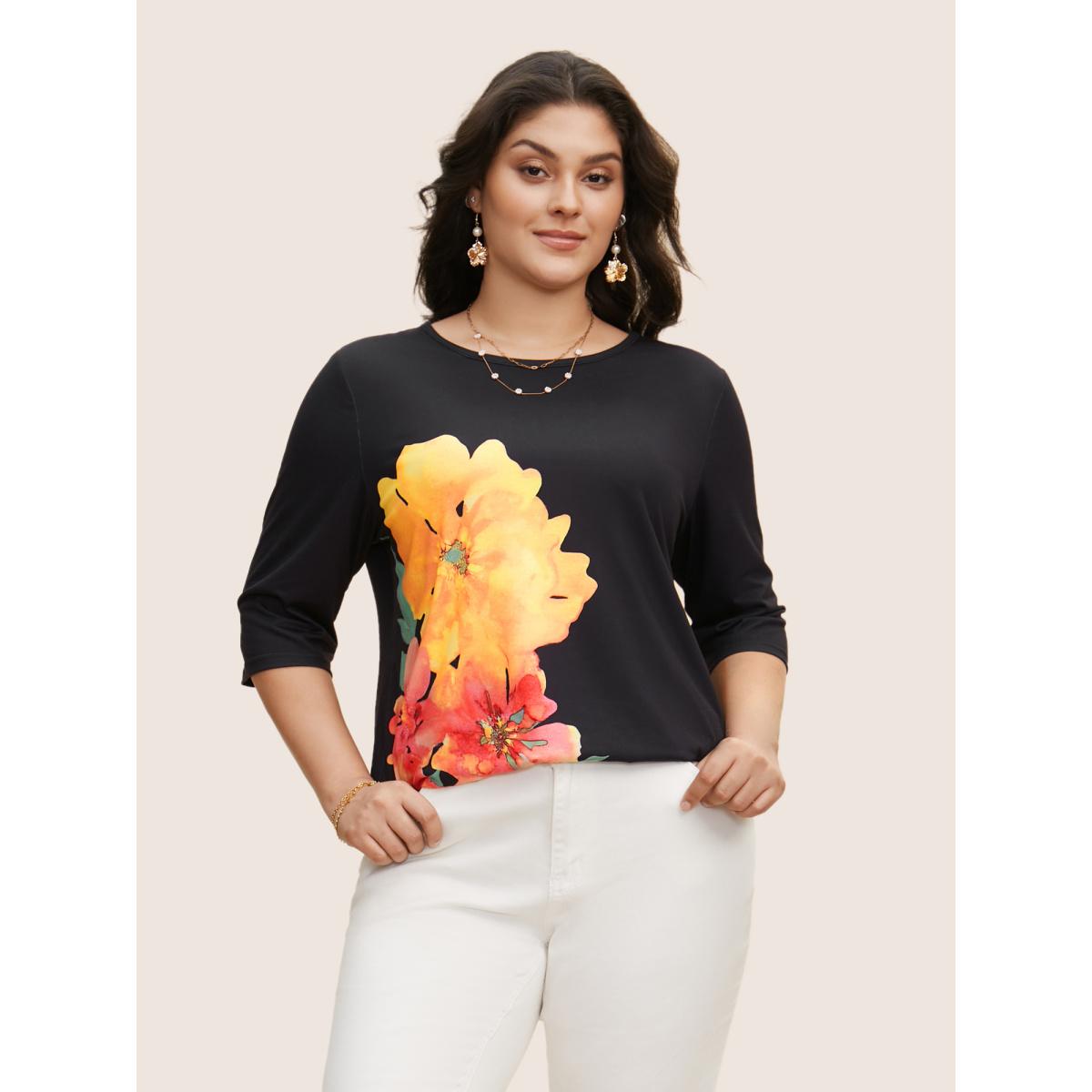 Plus Size Round Neck Carnation Print T-shirt Black Women Elegant Contrast Natural Flowers Round Neck Everyday T-shirts BloomChic 12/L Product Image