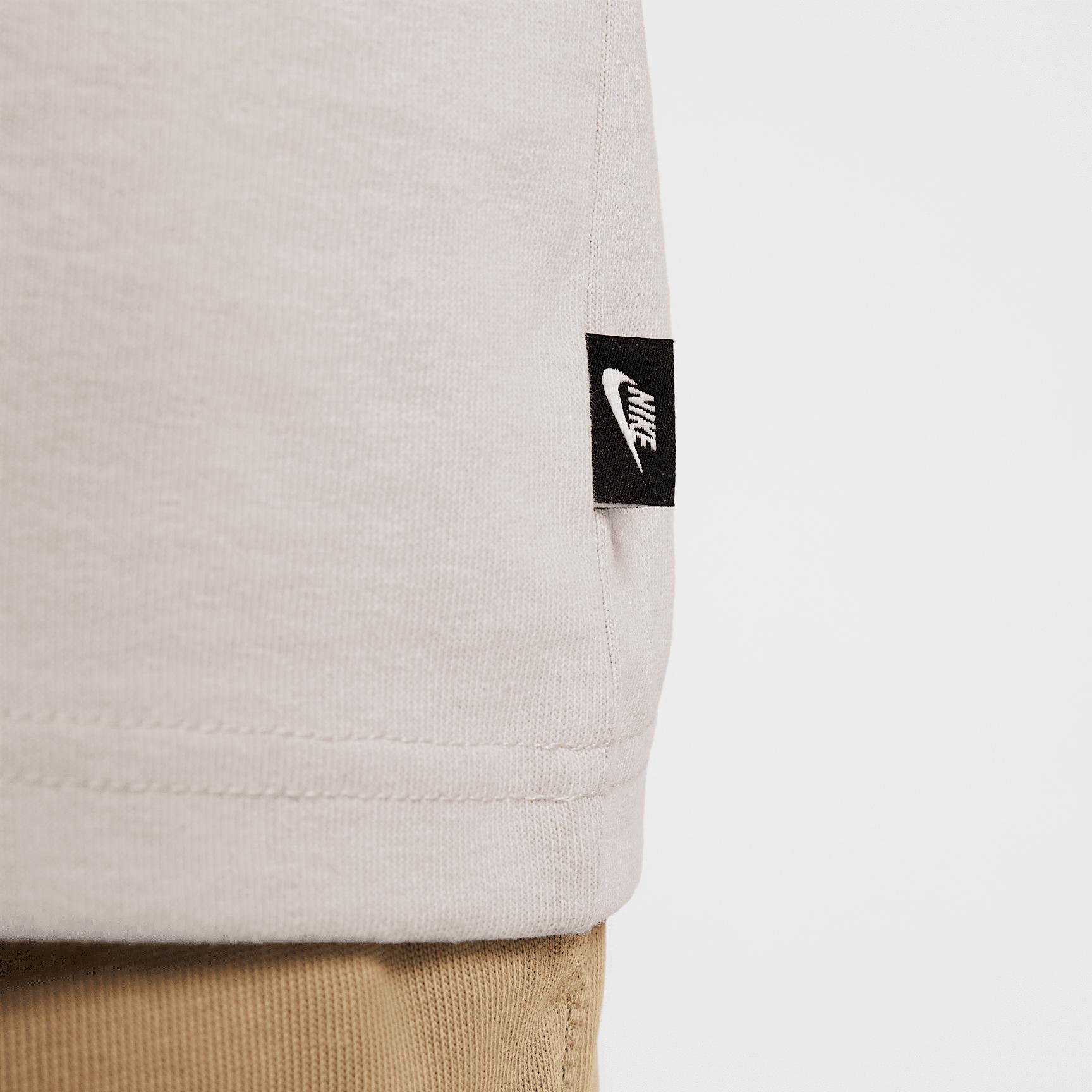 Men's Nike Sportswear Premium Essentials Long-Sleeve T-Shirt Product Image