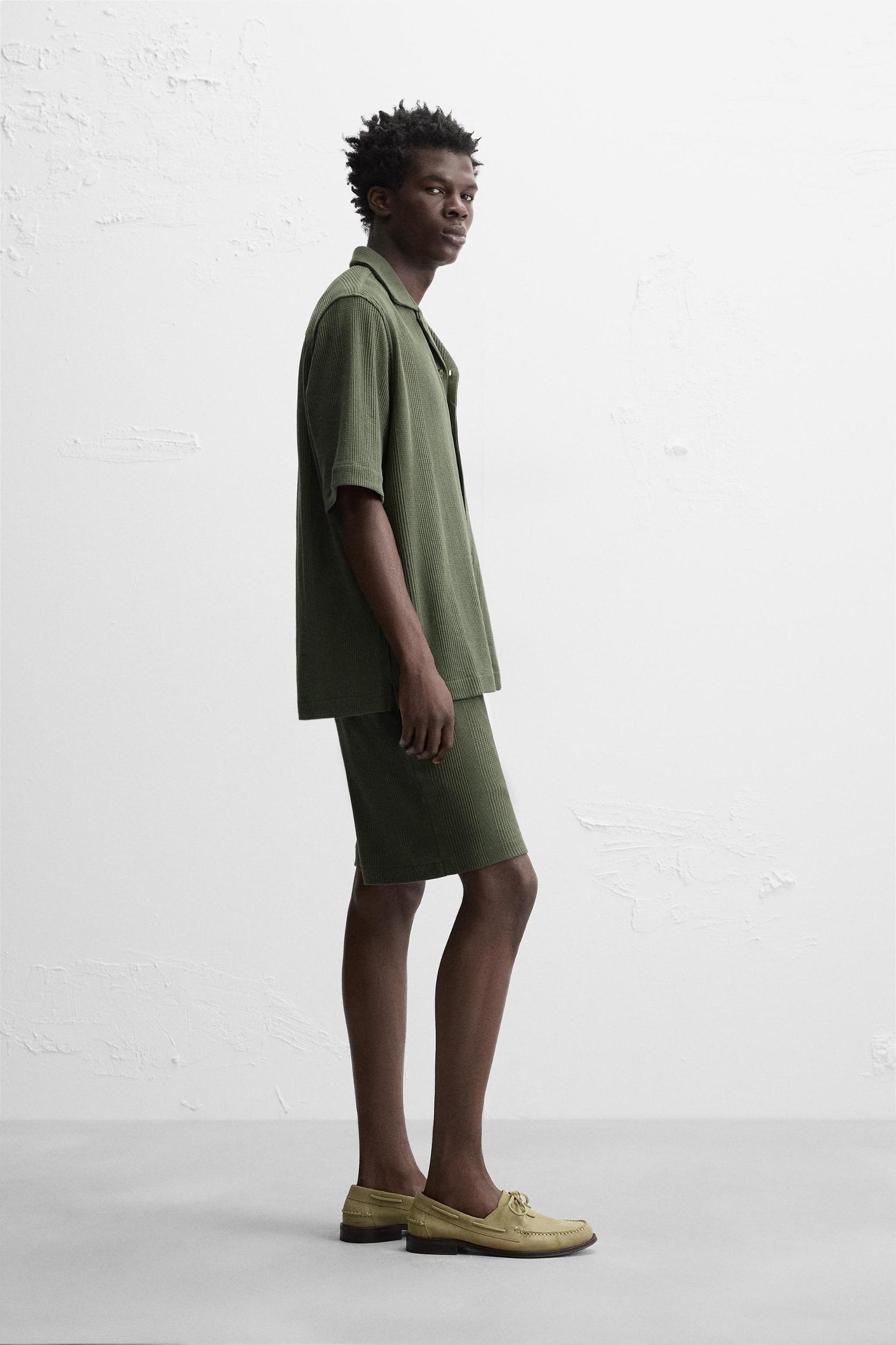 JACQUARD TEXTURED SHIRT Product Image