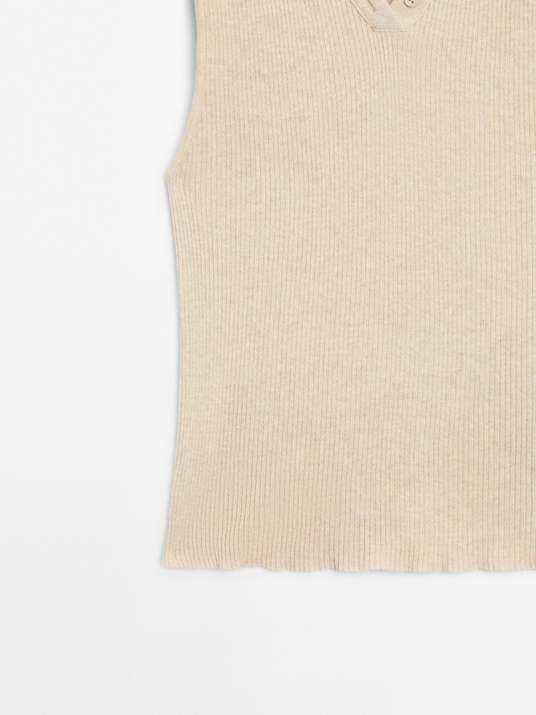 Ribbed top with collar detail Product Image