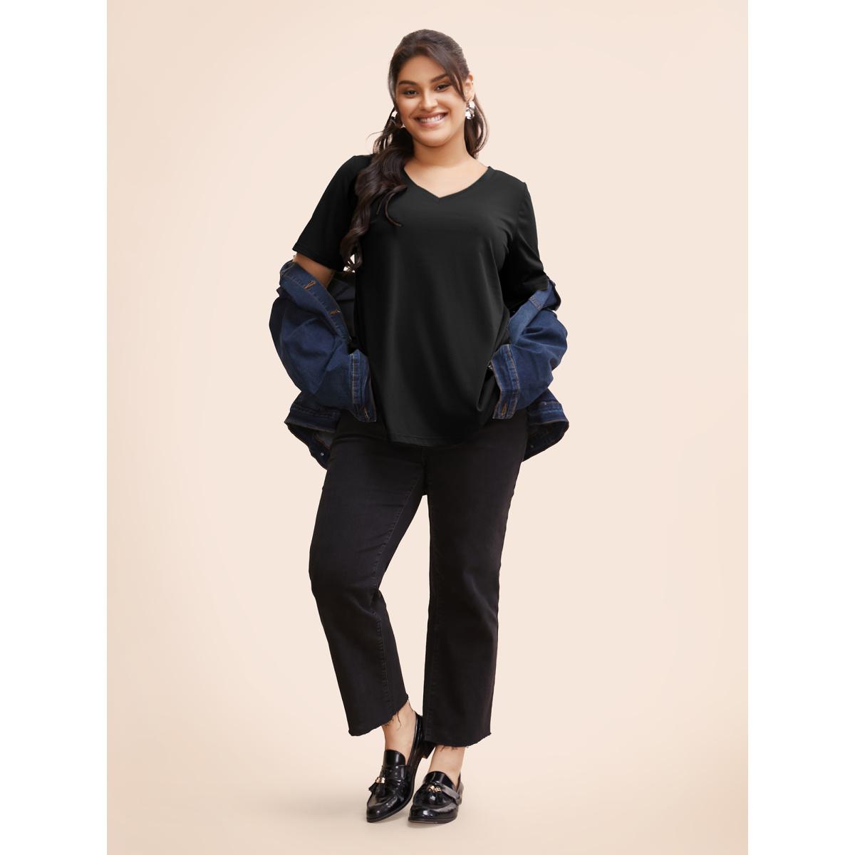 Plus Size Solid Twist Back V Neck Short Sleeve T-shirt Black Women Casual Plain Plain V-neck Dailywear T-shirts BloomChic 26/4X Product Image