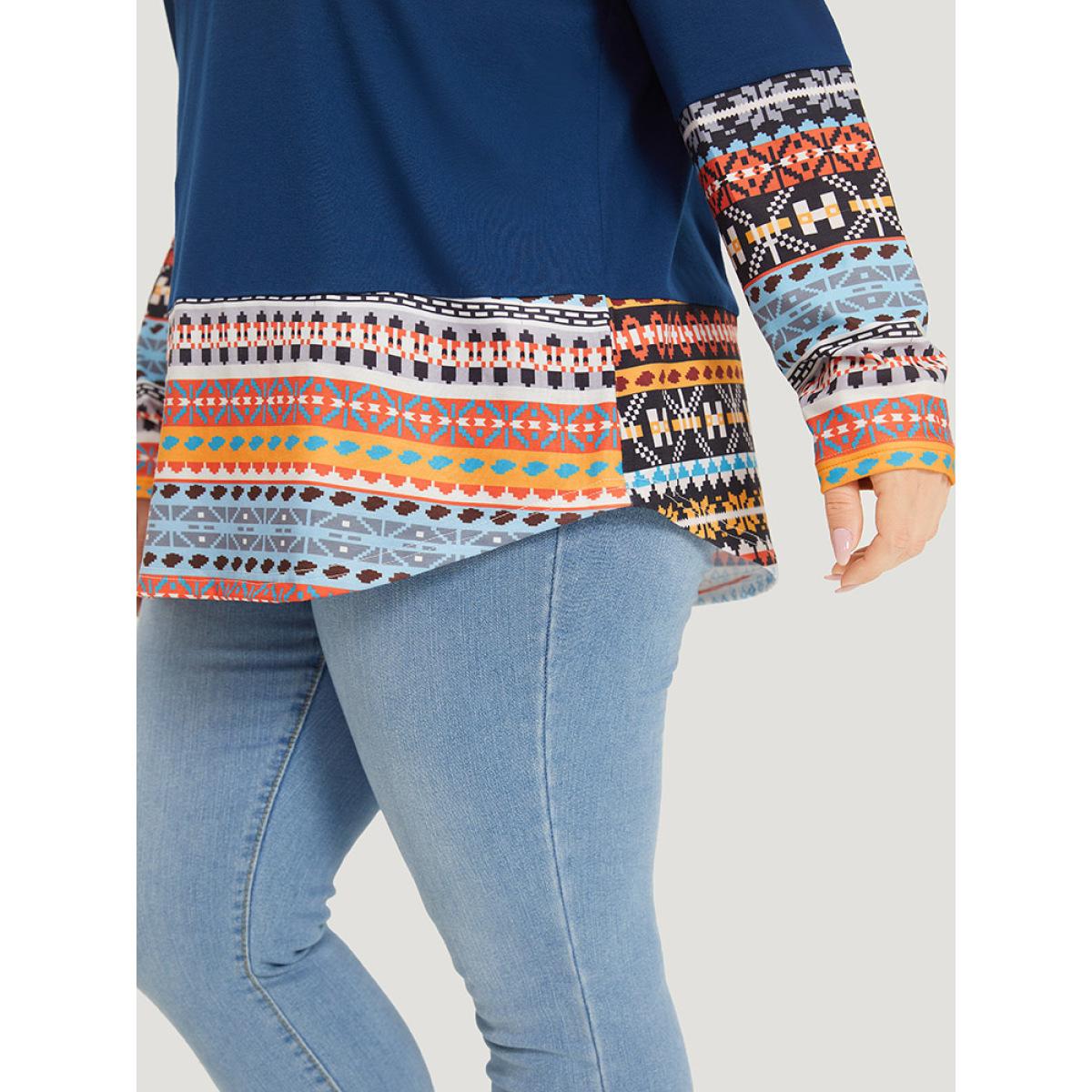 Plus Size Bandana Print Patched Pocket Curved Hem T-shirt Blue Women Elegant Patchwork Bohemian Print Round Neck Dailywear T-shirts BloomChic 28/5X Product Image