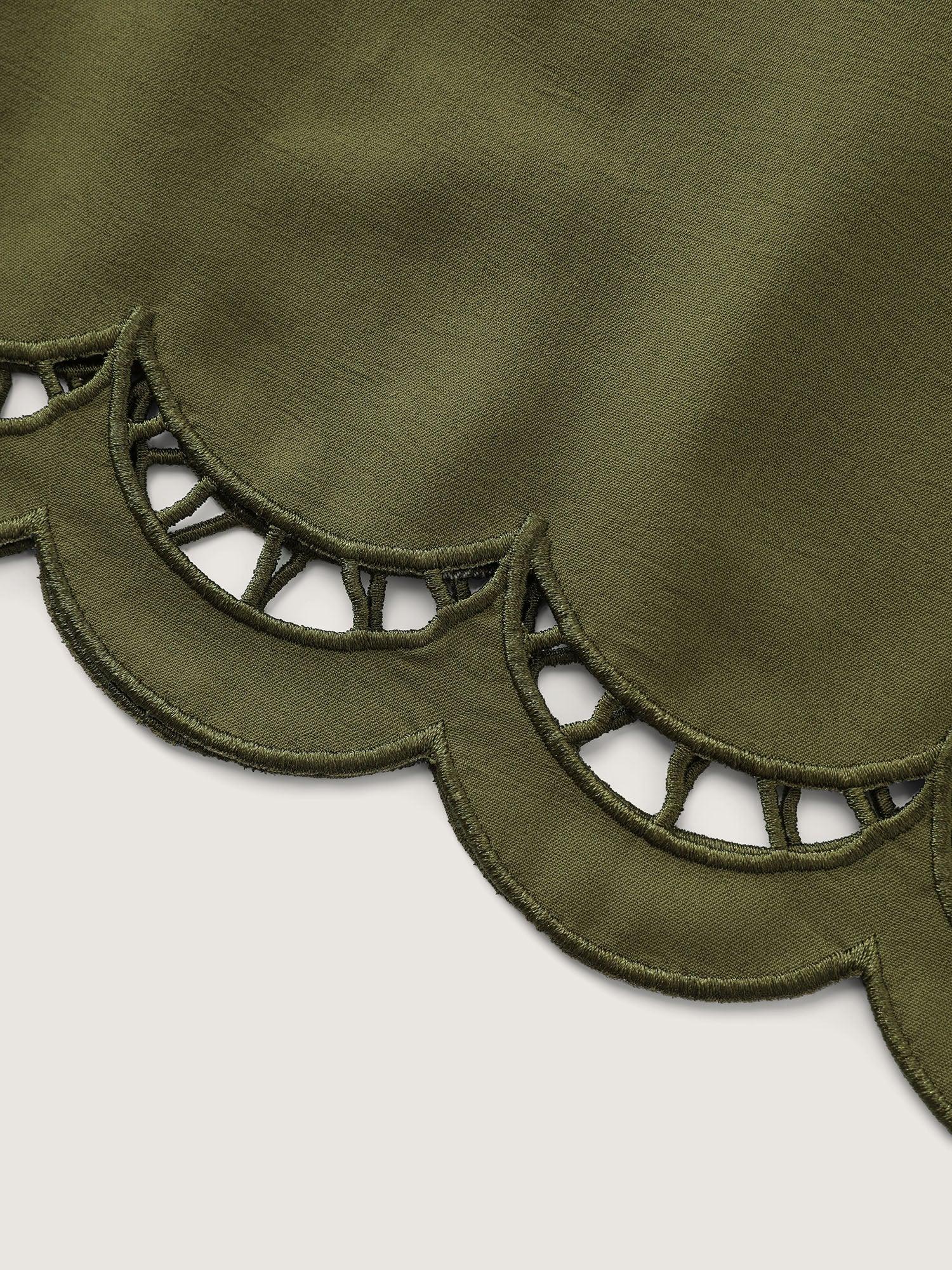 Pull-On Embroidered Scalloped Hem Shorts Female Product Image