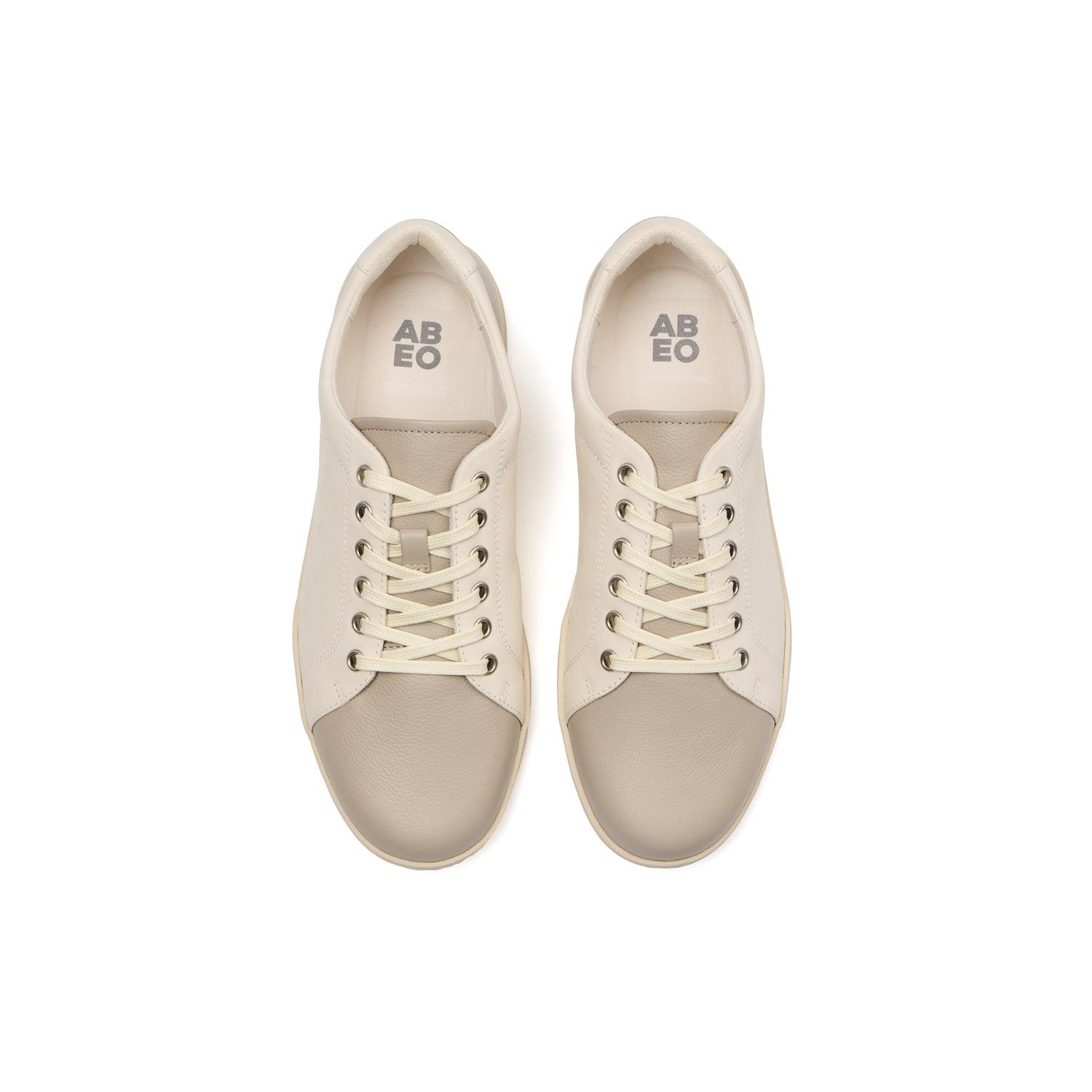 Encore Sneaker Female Product Image