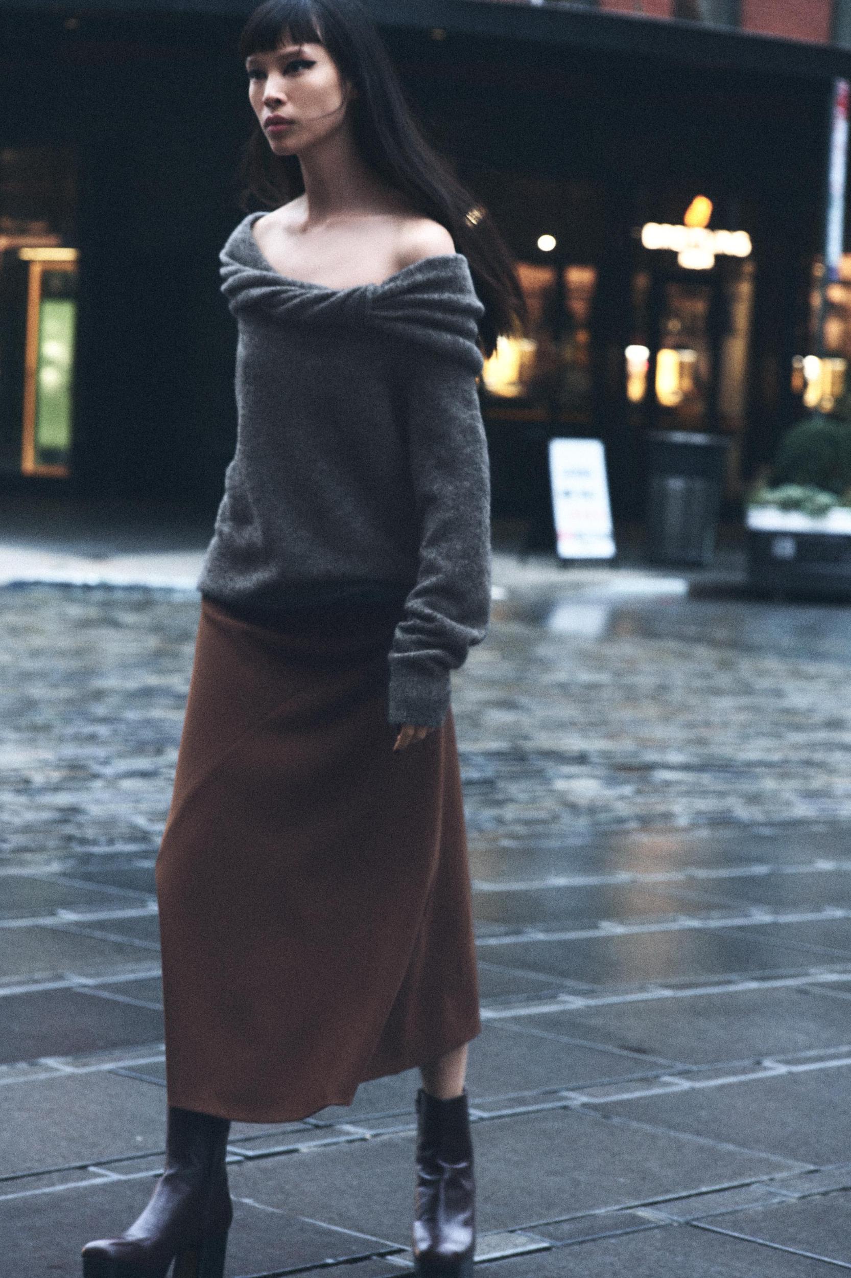 OFF-THE-SHOULDER KNIT SWEATER Product Image