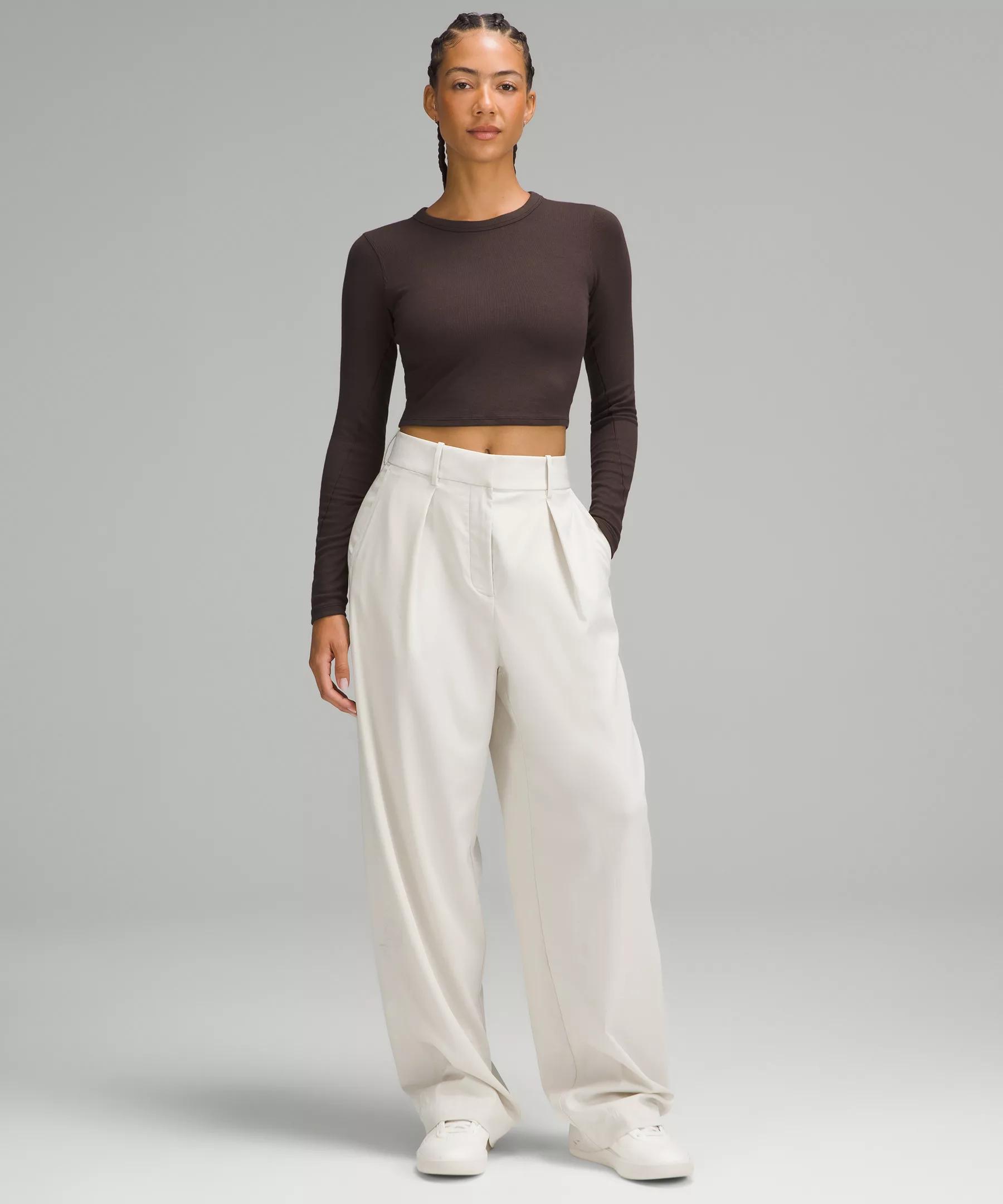 Hold Tight Straight-Hem Cropped Long-Sleeve Shirt Product Image