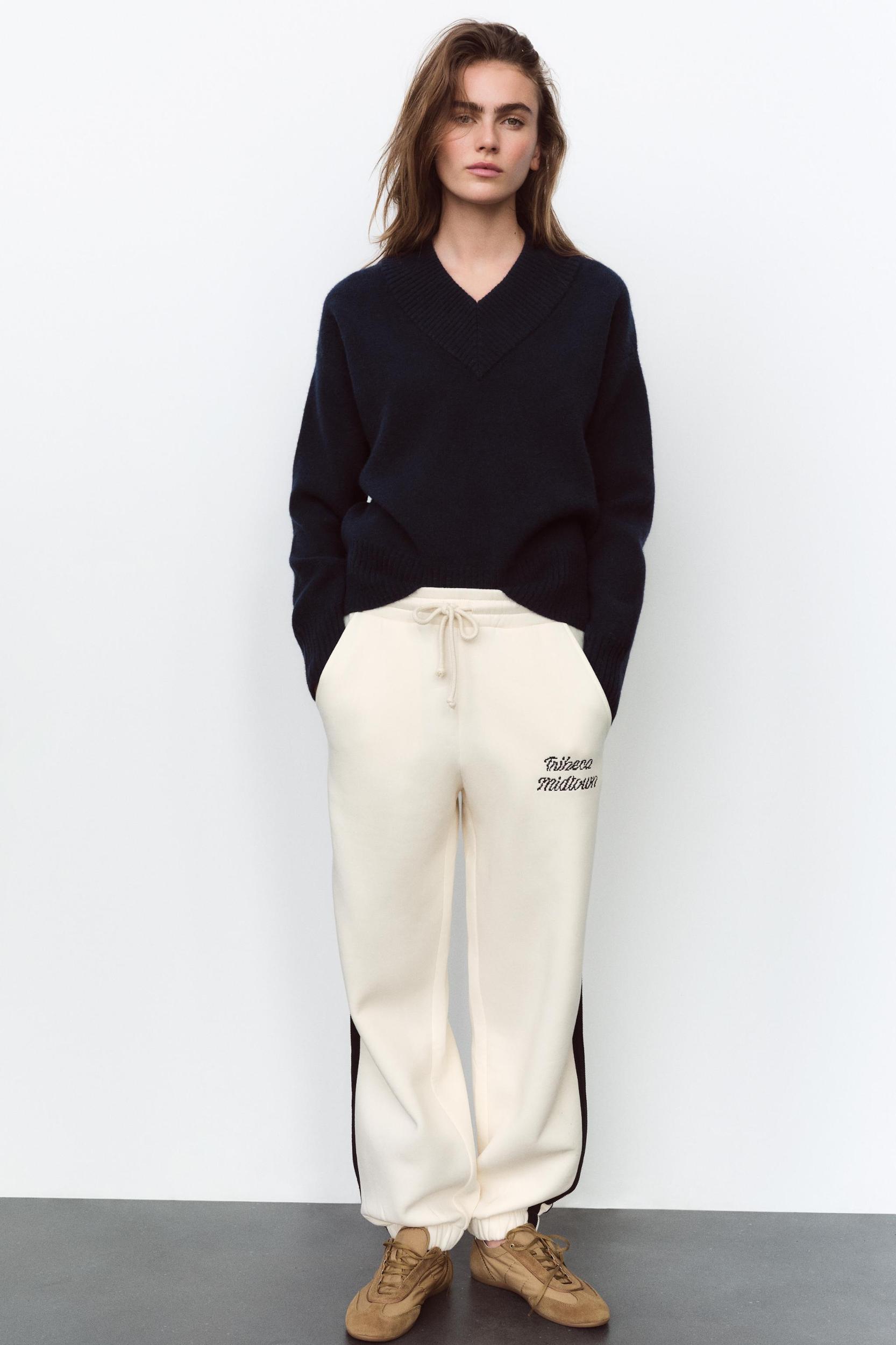 TEXT PRINT SWEATPANTS Product Image