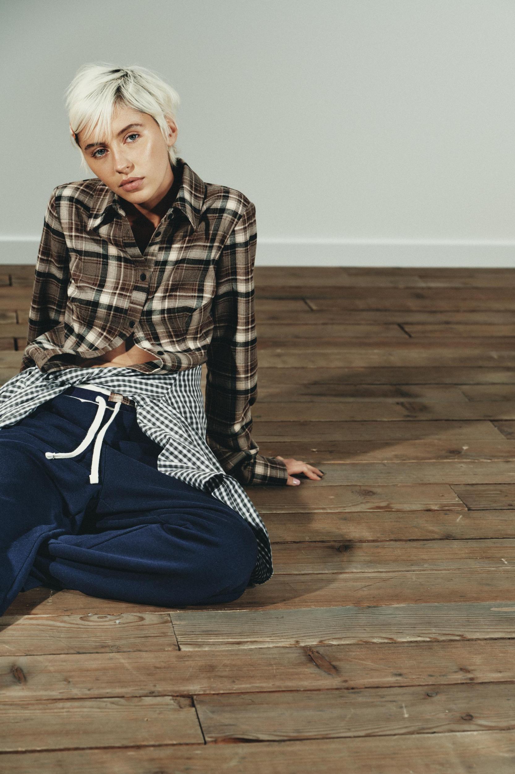 FITTED PLAID SHIRT Product Image