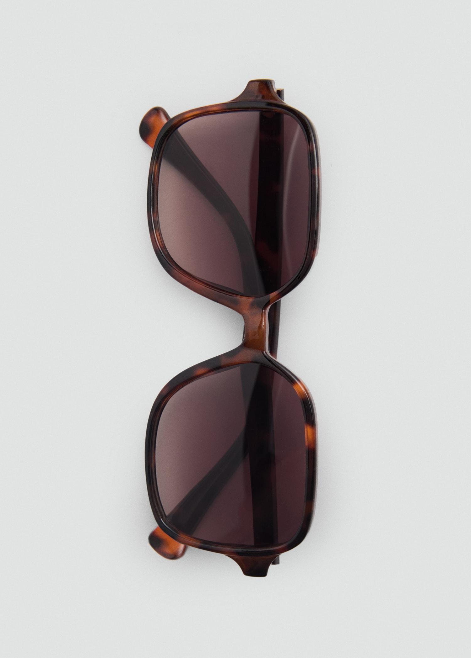 Squared frame sunglasses - Women | MANGO USA Product Image