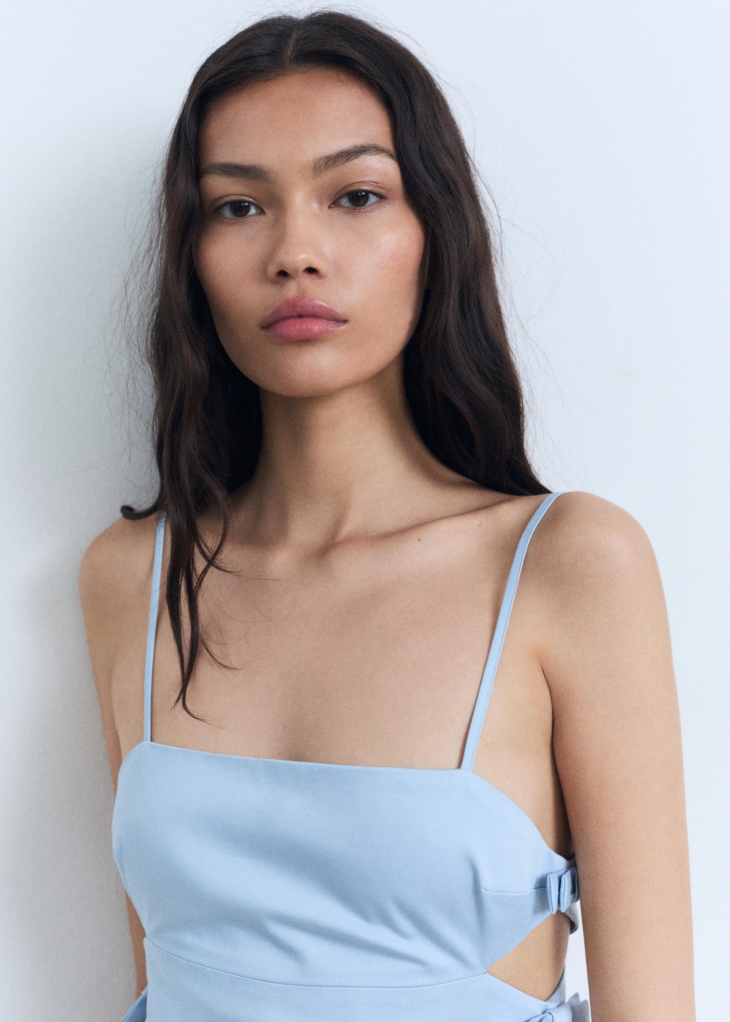 Short cut-out dress with bows - Women | MANGO USA Product Image