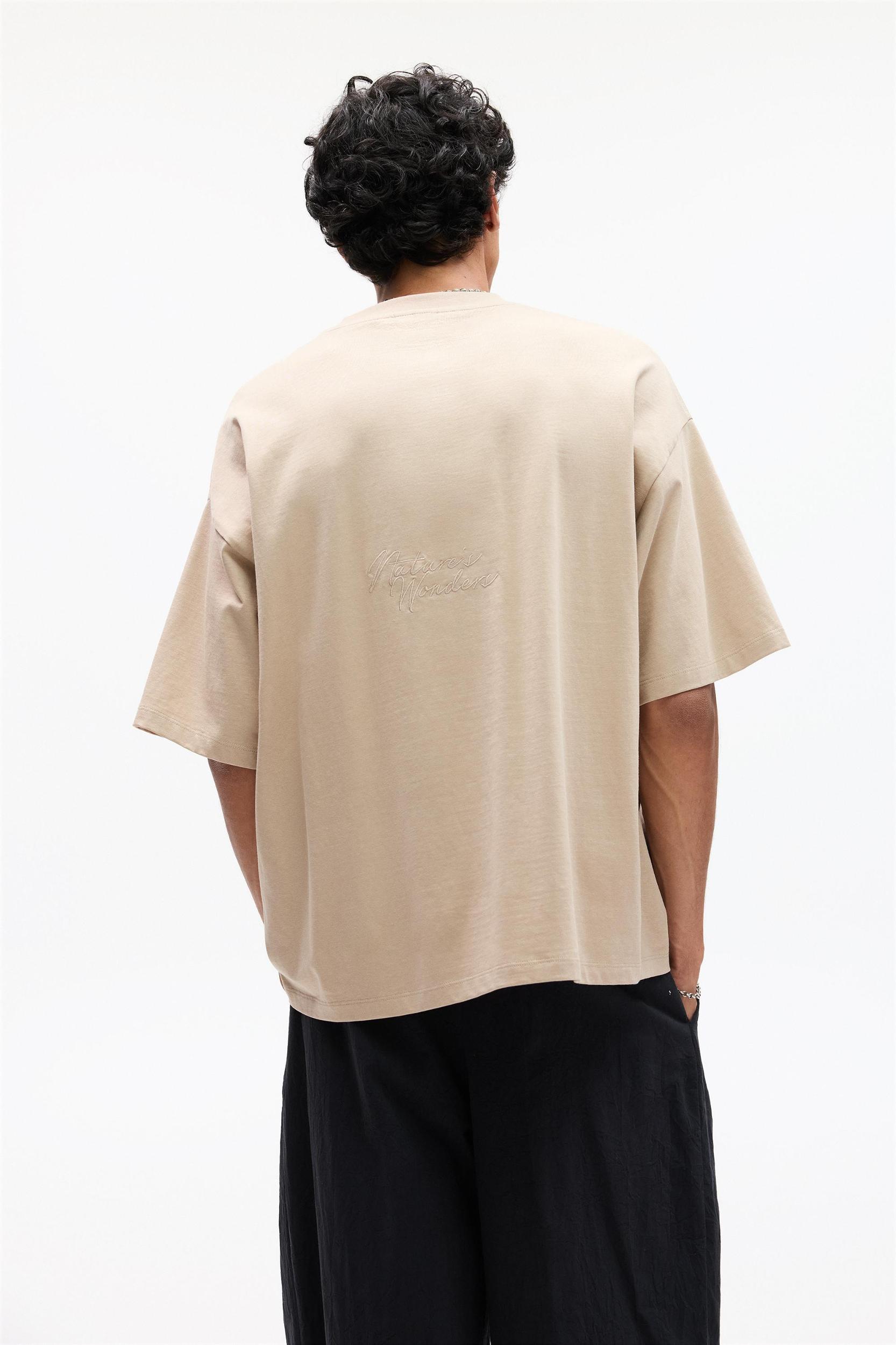 T-shirt with nature embroidery Product Image