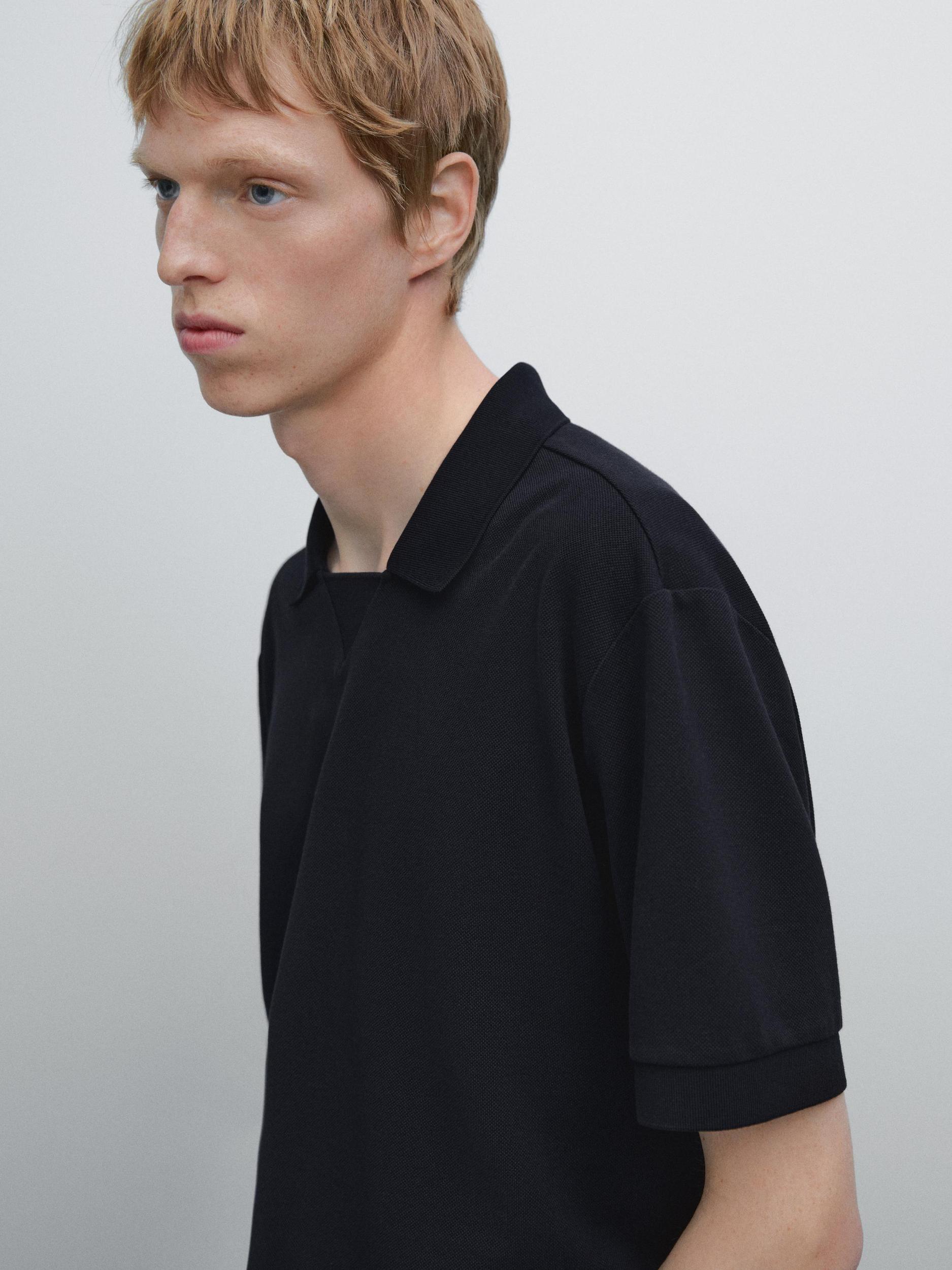 Short sleeve micro-textured polo shirt Product Image