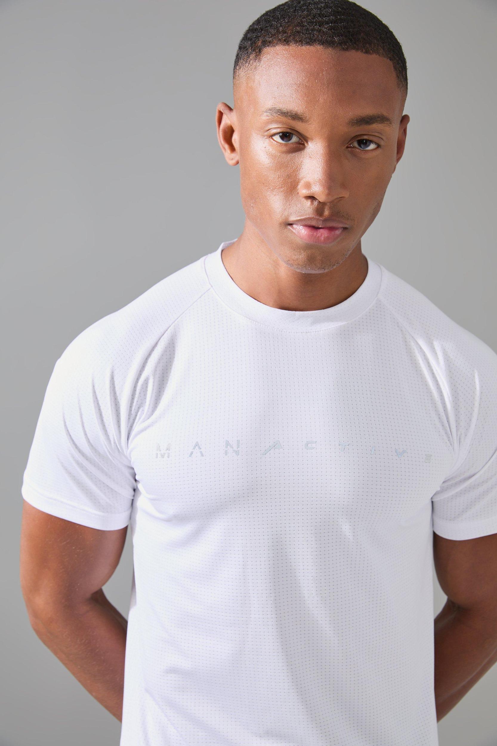 Man Active Muscle Fit Breathable Lightweight T-shirt | boohooMAN USA Product Image