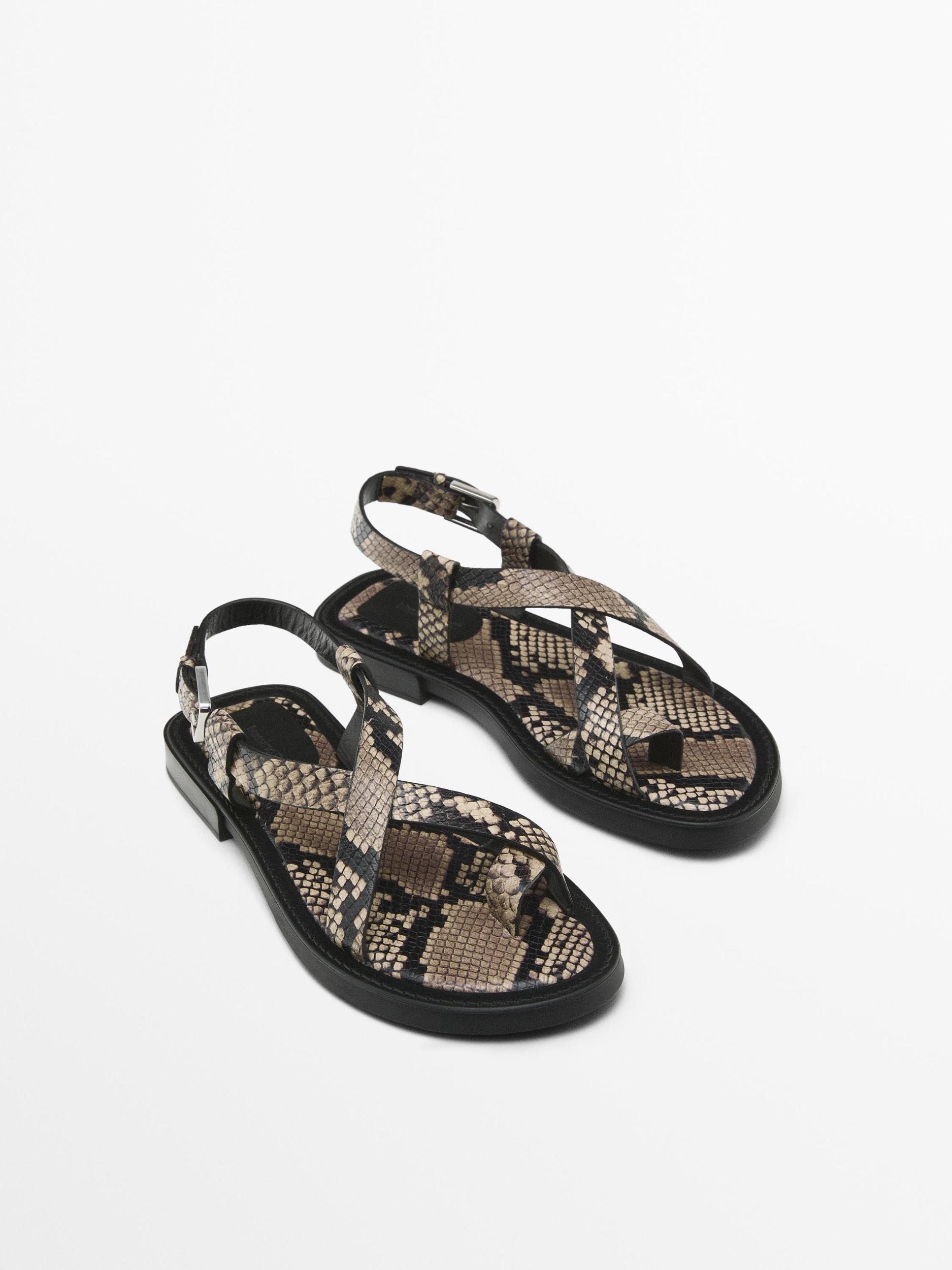 Toe divider print sandals Product Image