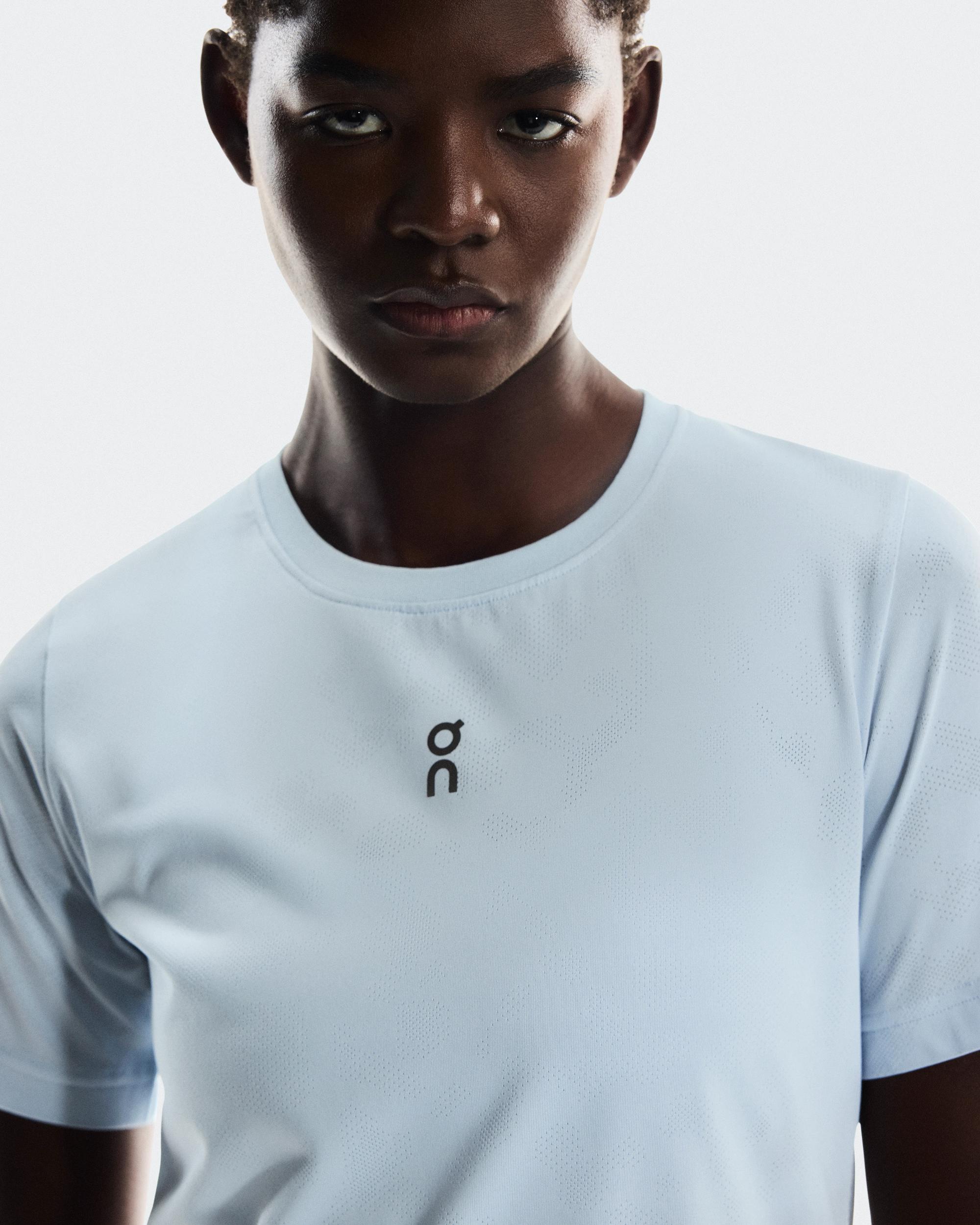 Trail-T: Lightweight Women’s Tee For Trail Running | On Product Image