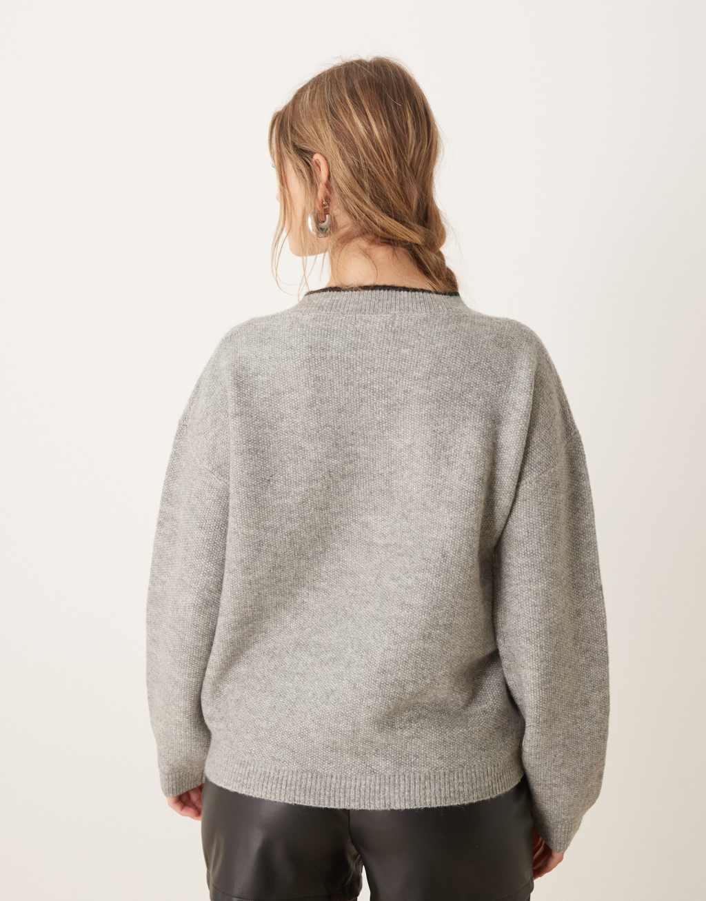 JDY pearl button cardigan in gray Product Image