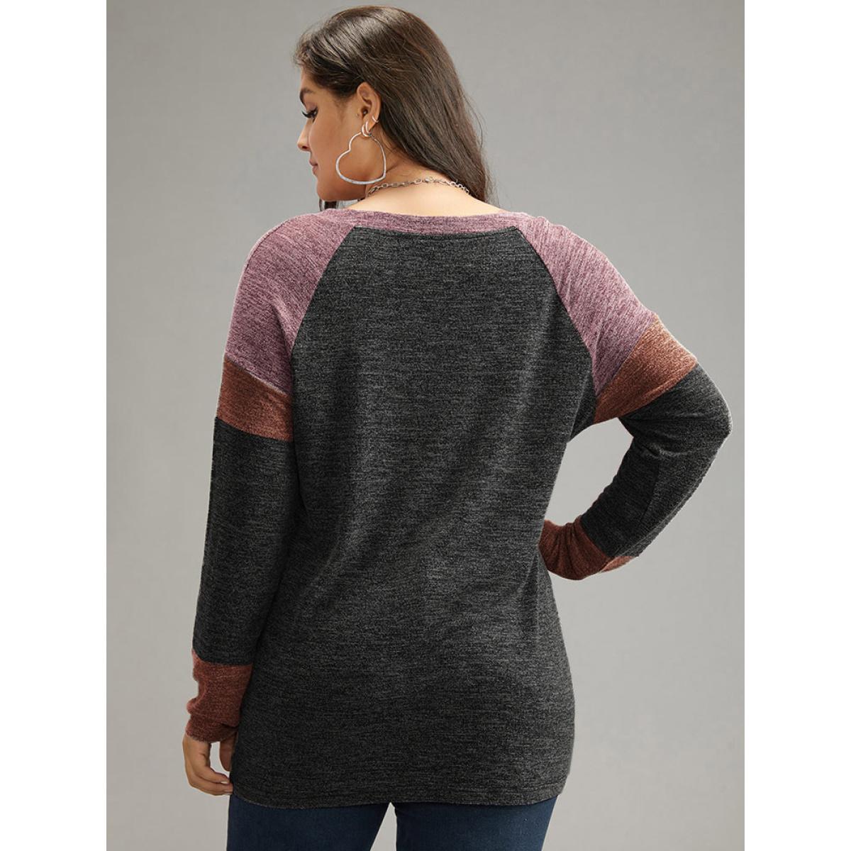 Plus Size Contrast Pocket Raglan Sleeve T-shirt DimGray Women Casual Contrast Plain Dailywear T-shirts BloomChic 30/6X Product Image