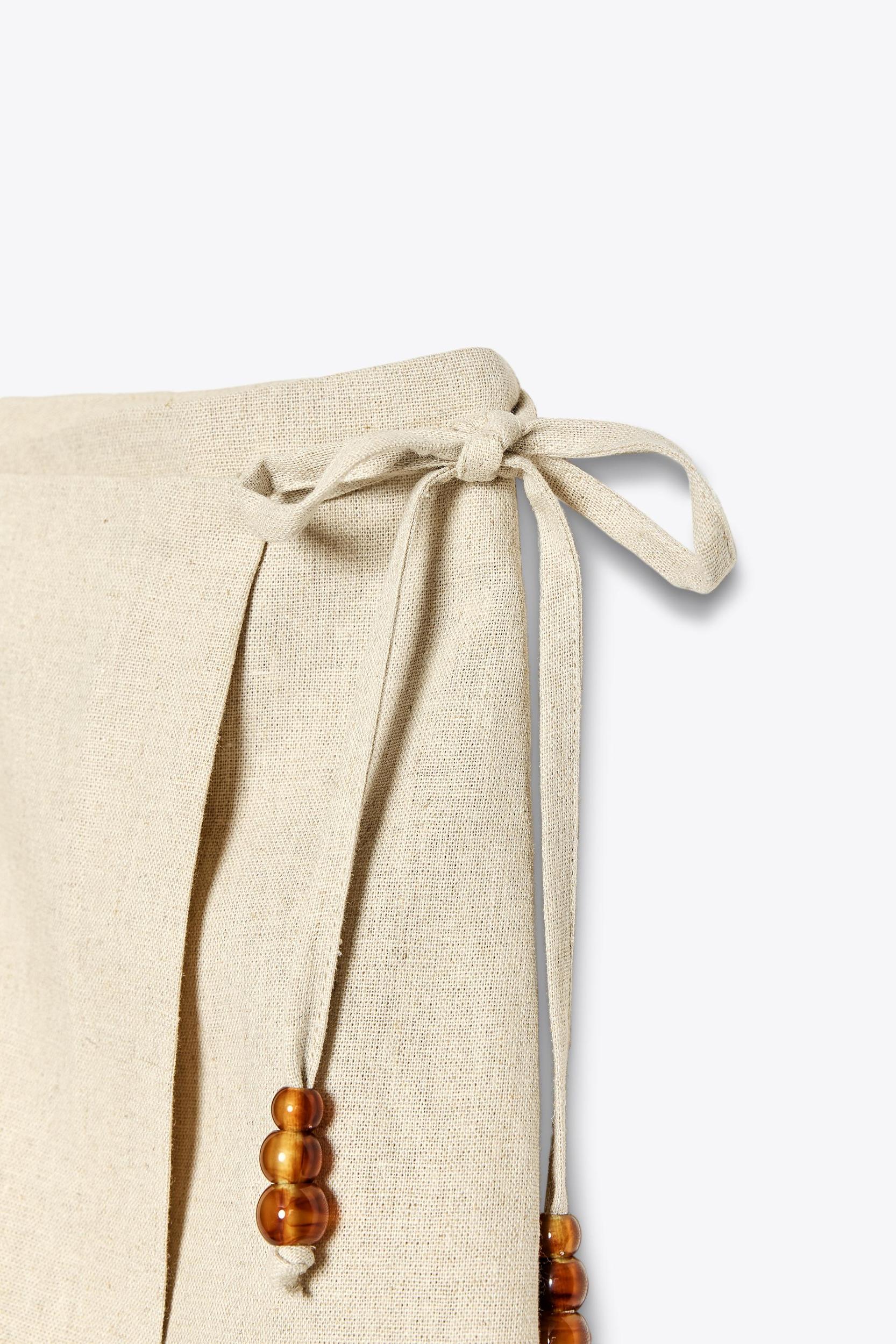 BEADED LINEN BLEND SHORTS Product Image