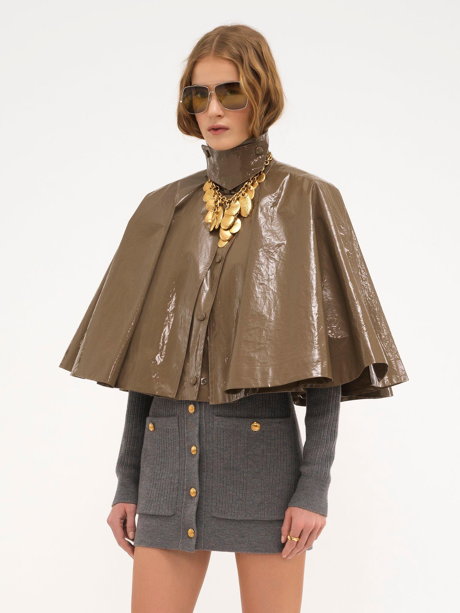 Short cape in lacquered shiny cotton Product Image