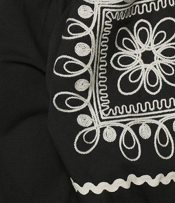 Calessa Petite Size Embroidered Split V-Neck Short Balloon Sleeve Blouse Product Image