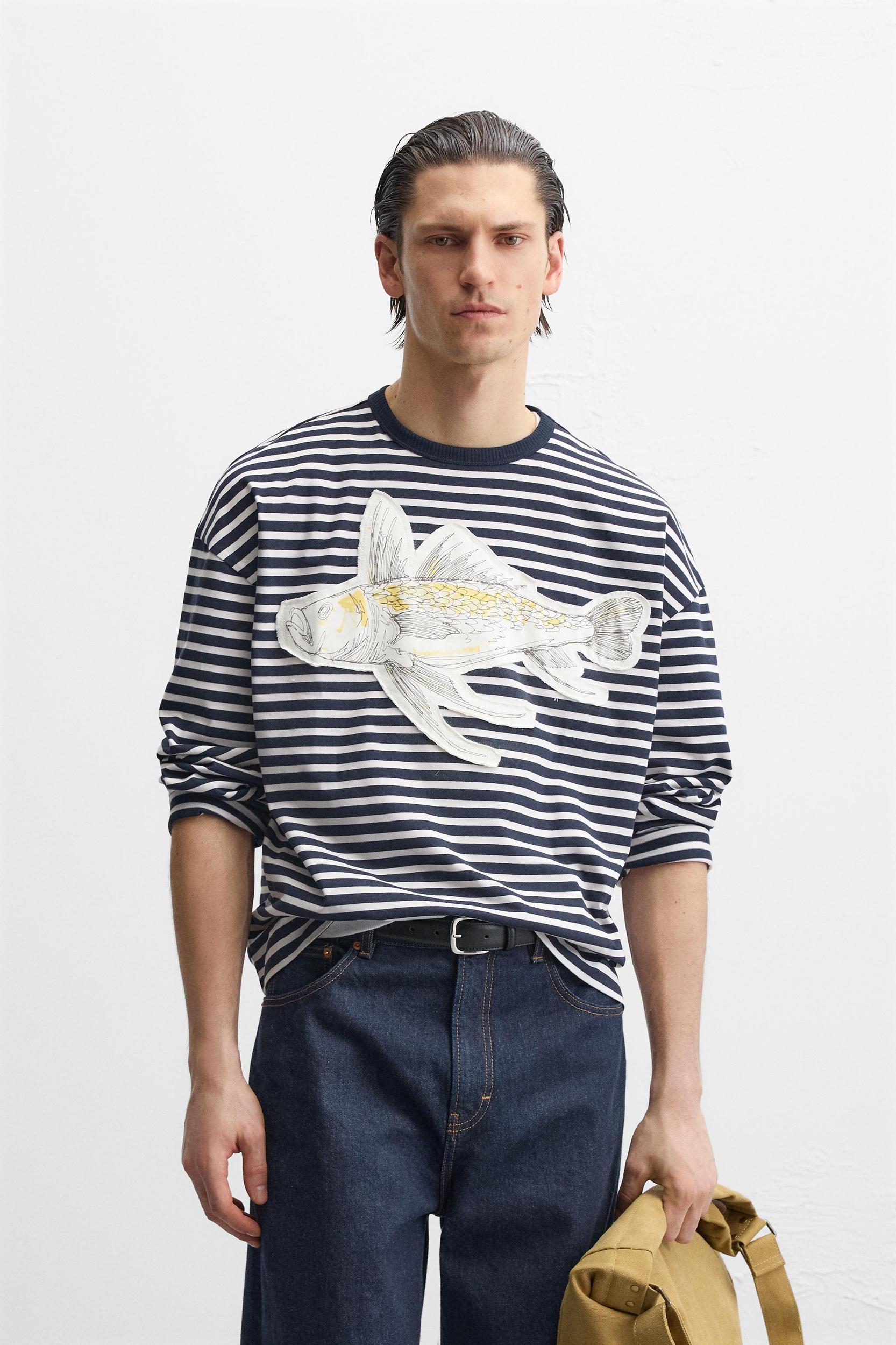 STRIPED PATCH T-SHIRT Product Image
