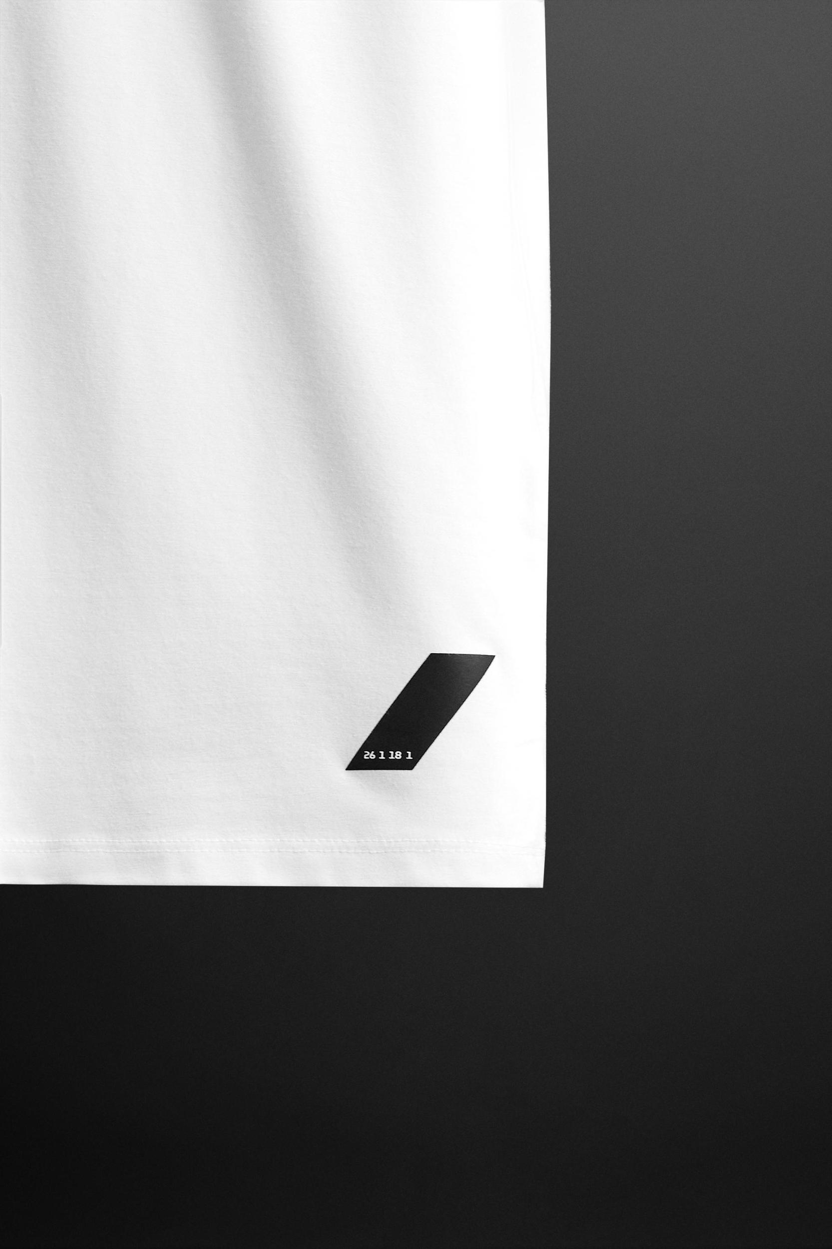 RELAXED TRAINING T-SHIRT Product Image