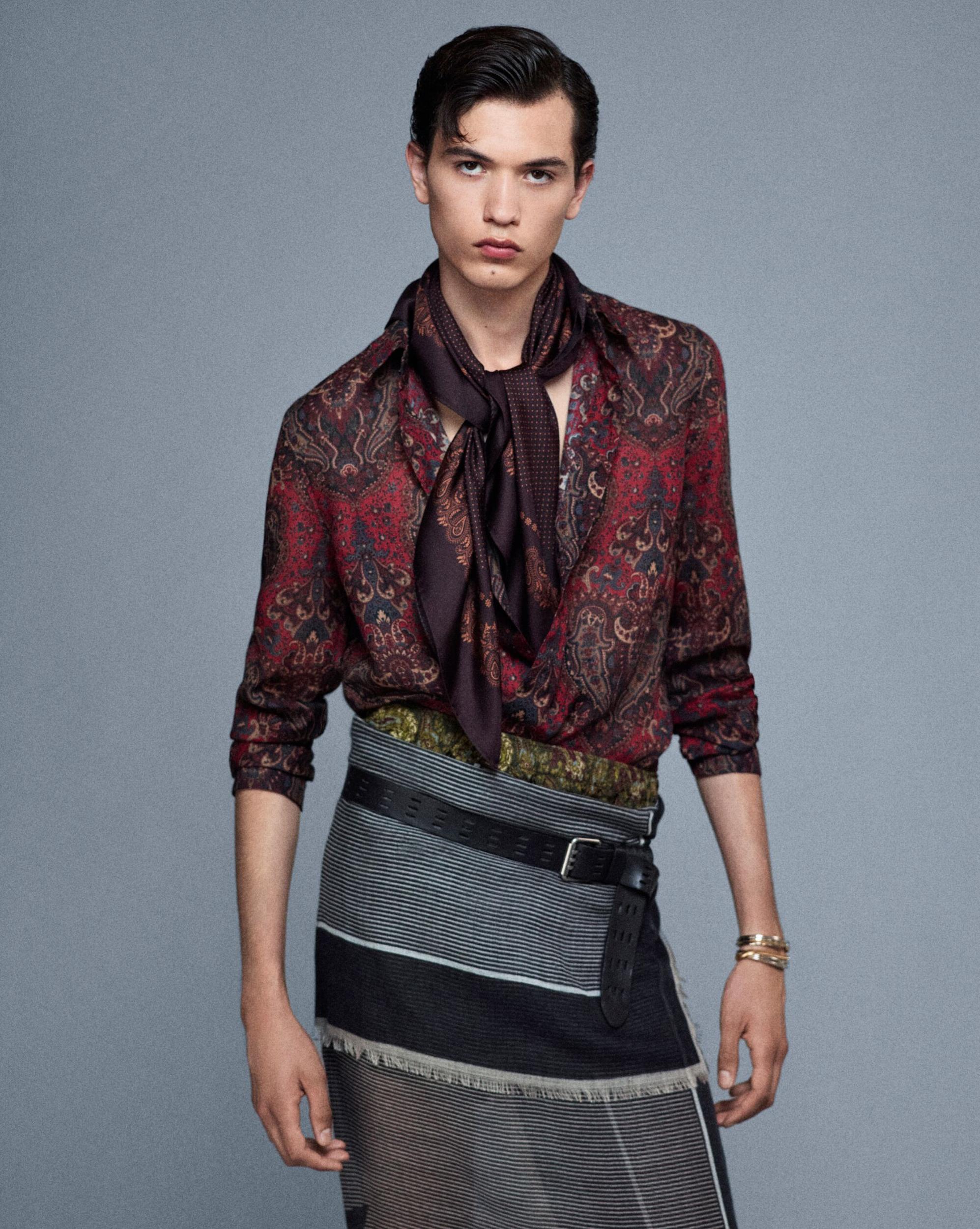 shirt in paisley wool Product Image