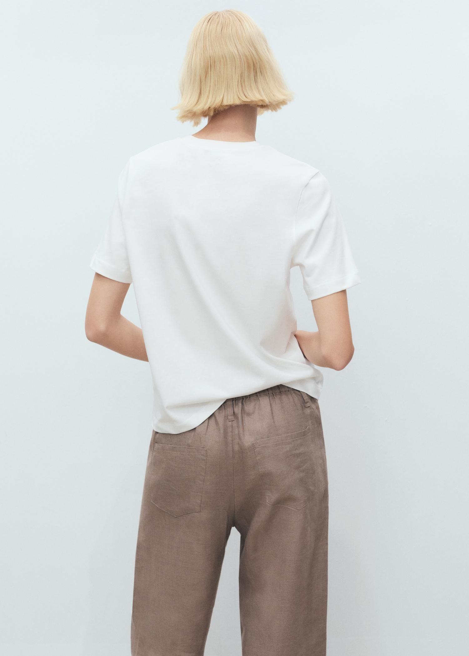 Floral print T-shirt - Women | MANGO USA Product Image