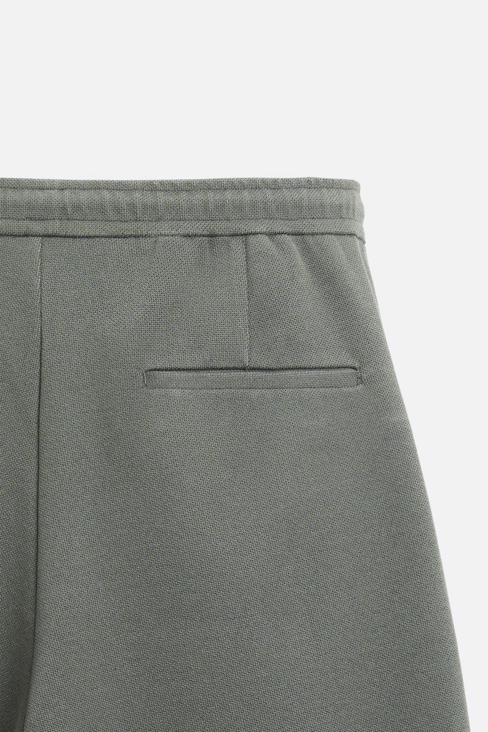 COMFORT SHORTS Product Image